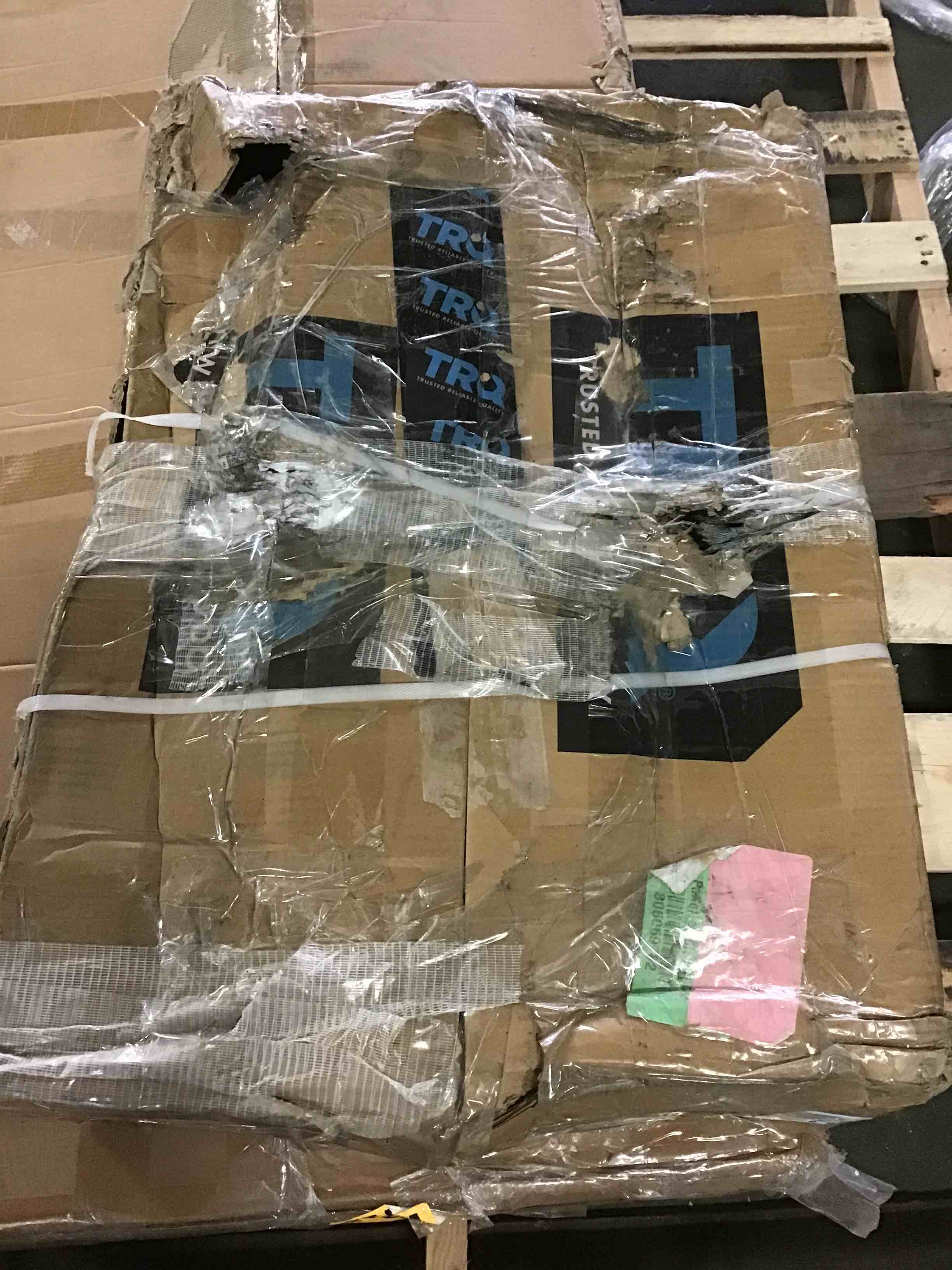 https://s3.amazonaws.com/lotting-images-prod/bidfta/RED5652542_1697821606190.jpeg