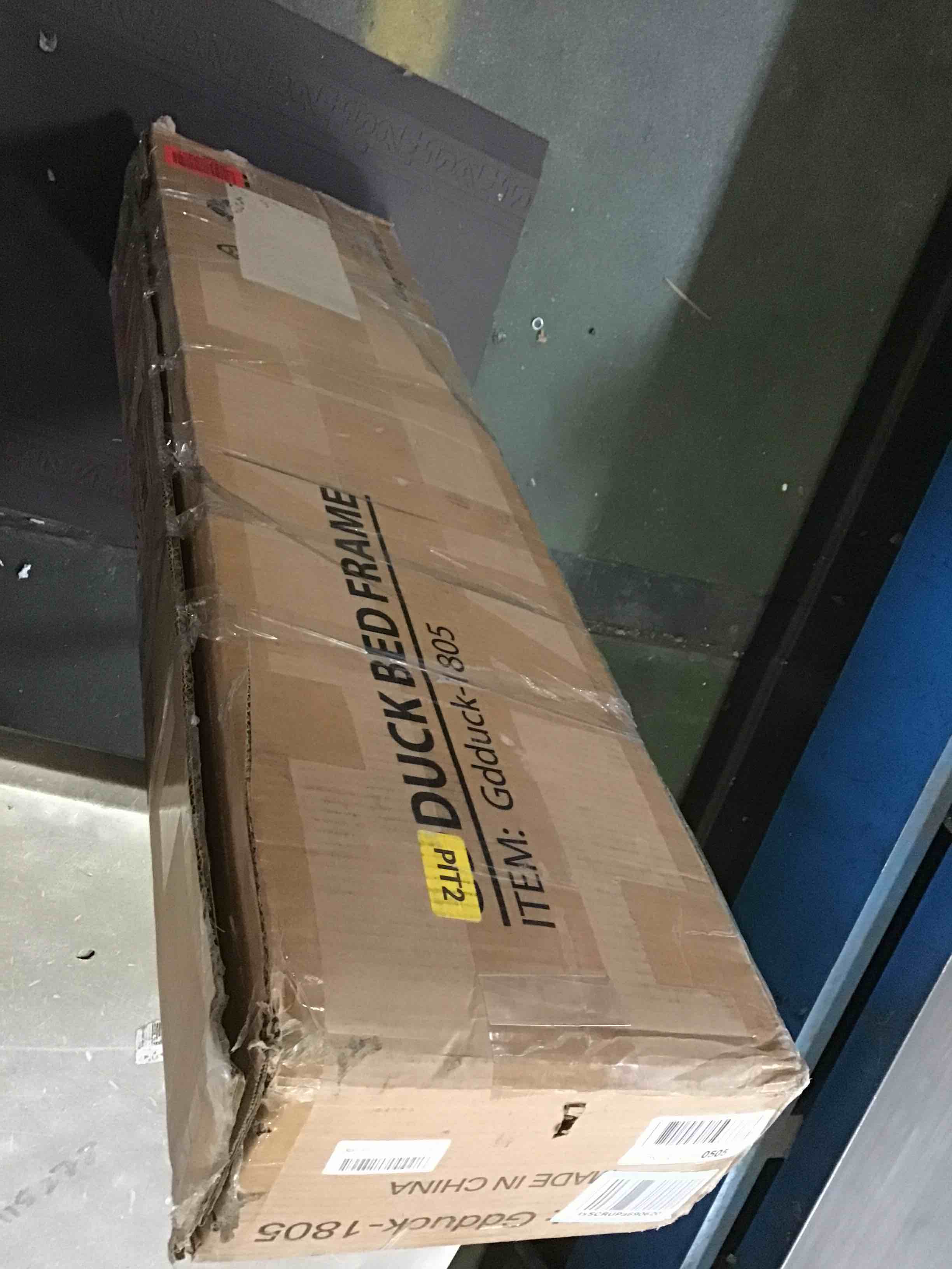https://s3.amazonaws.com/lotting-images-prod/bidfta/RED5652949_1698170077271.jpeg