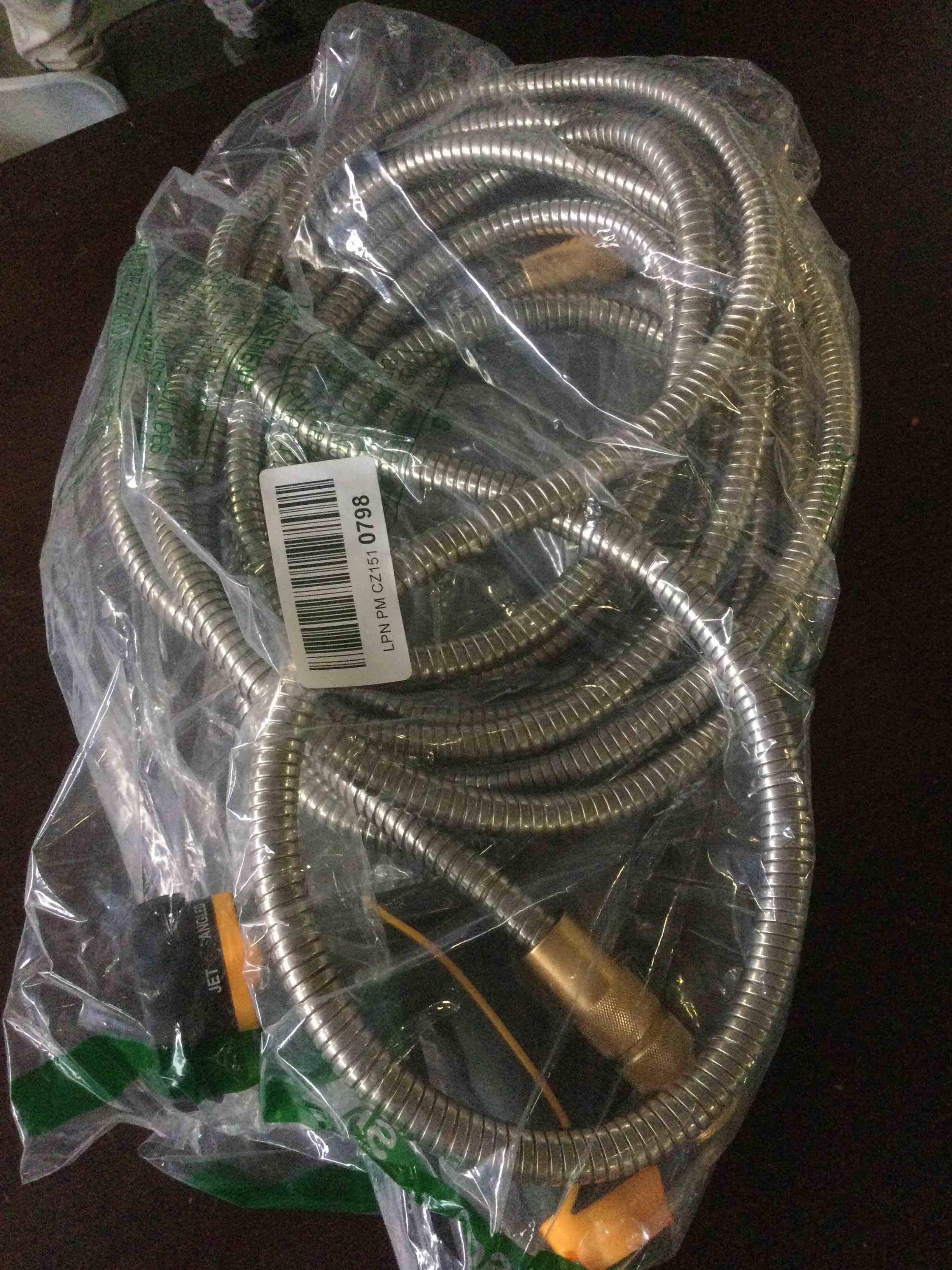 https://s3.amazonaws.com/lotting-images-prod/bidfta/RED5654713_1698695262959.jpeg