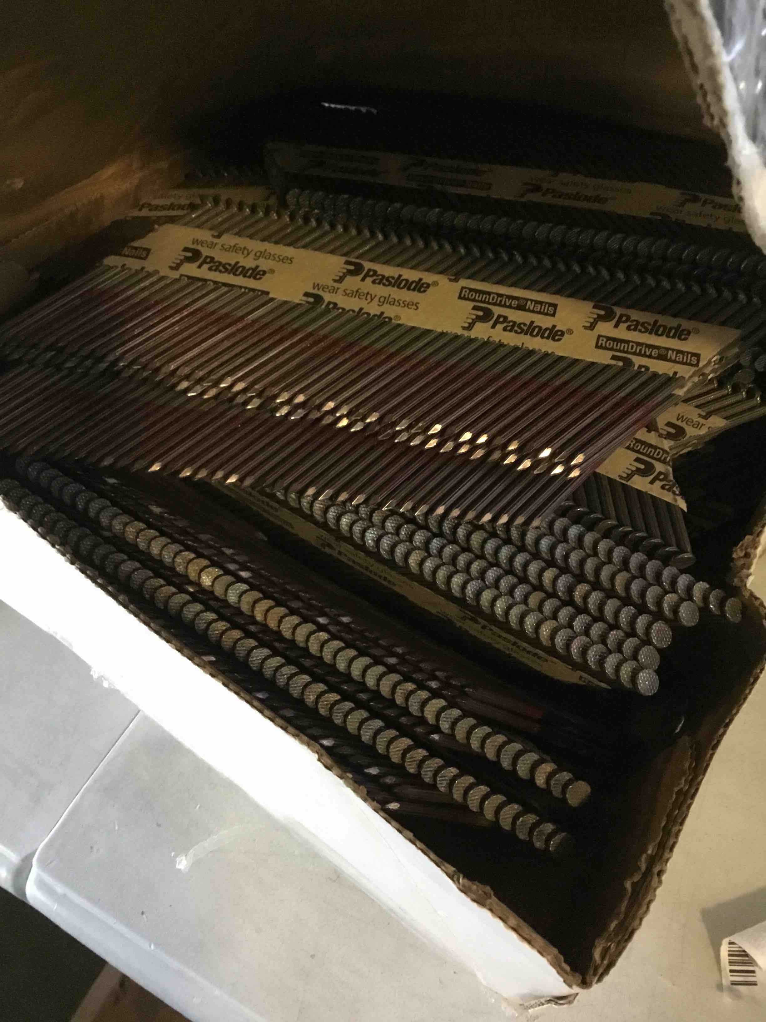 https://s3.amazonaws.com/lotting-images-prod/bidfta/RED5656732_1699906803056.jpeg