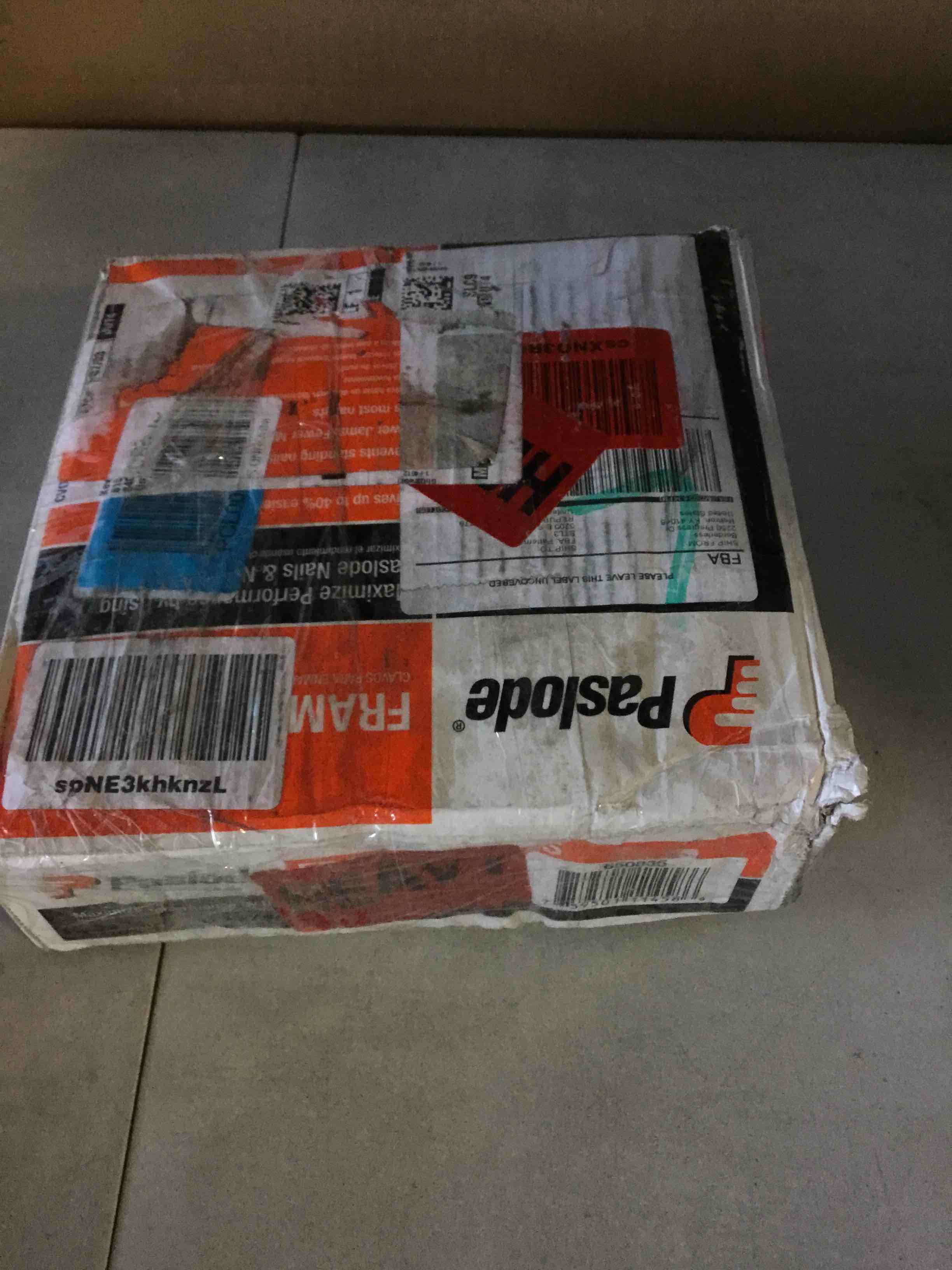 https://s3.amazonaws.com/lotting-images-prod/bidfta/RED5656732_1699906964826.jpeg