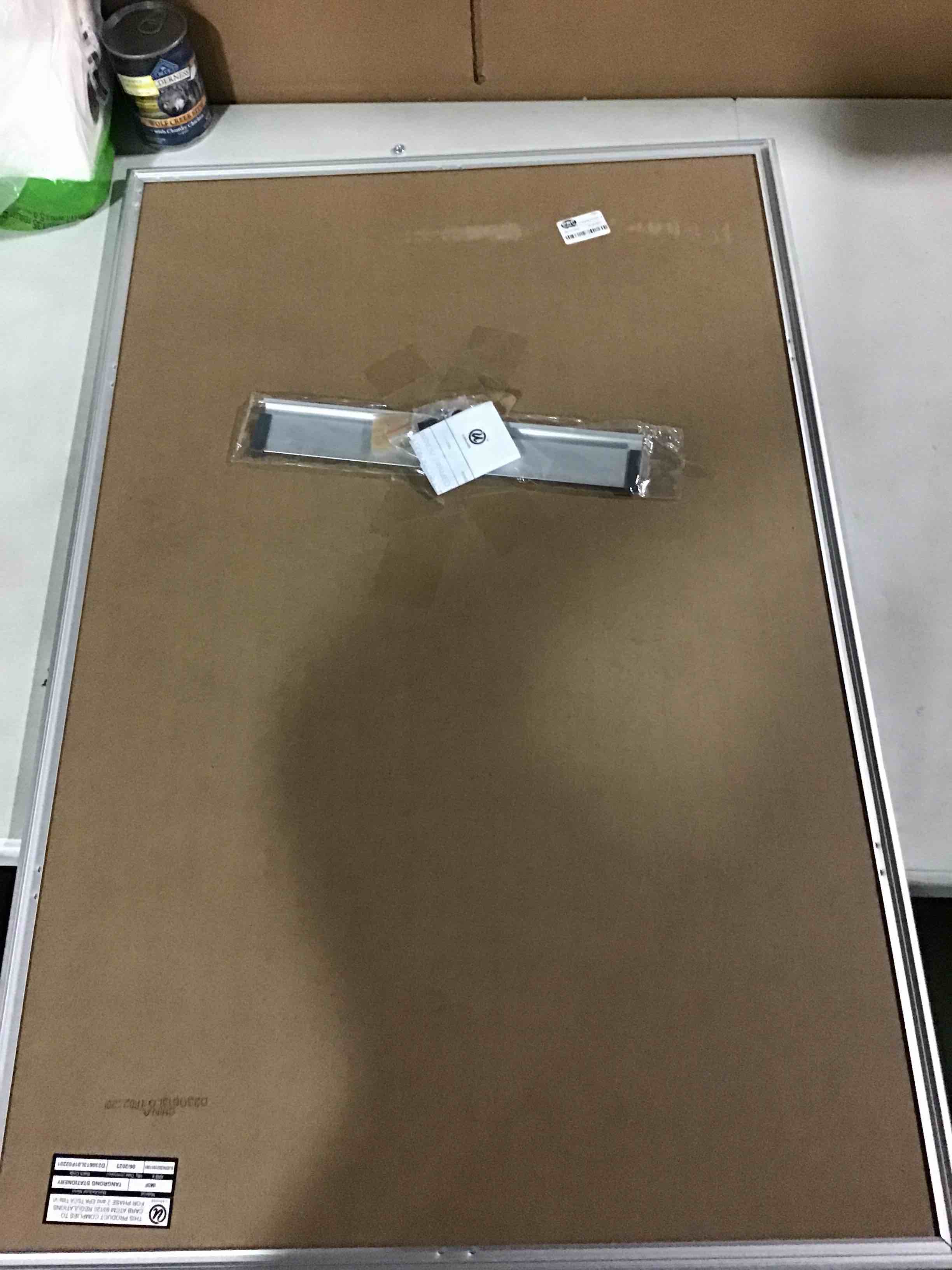 U brands 23”x35”