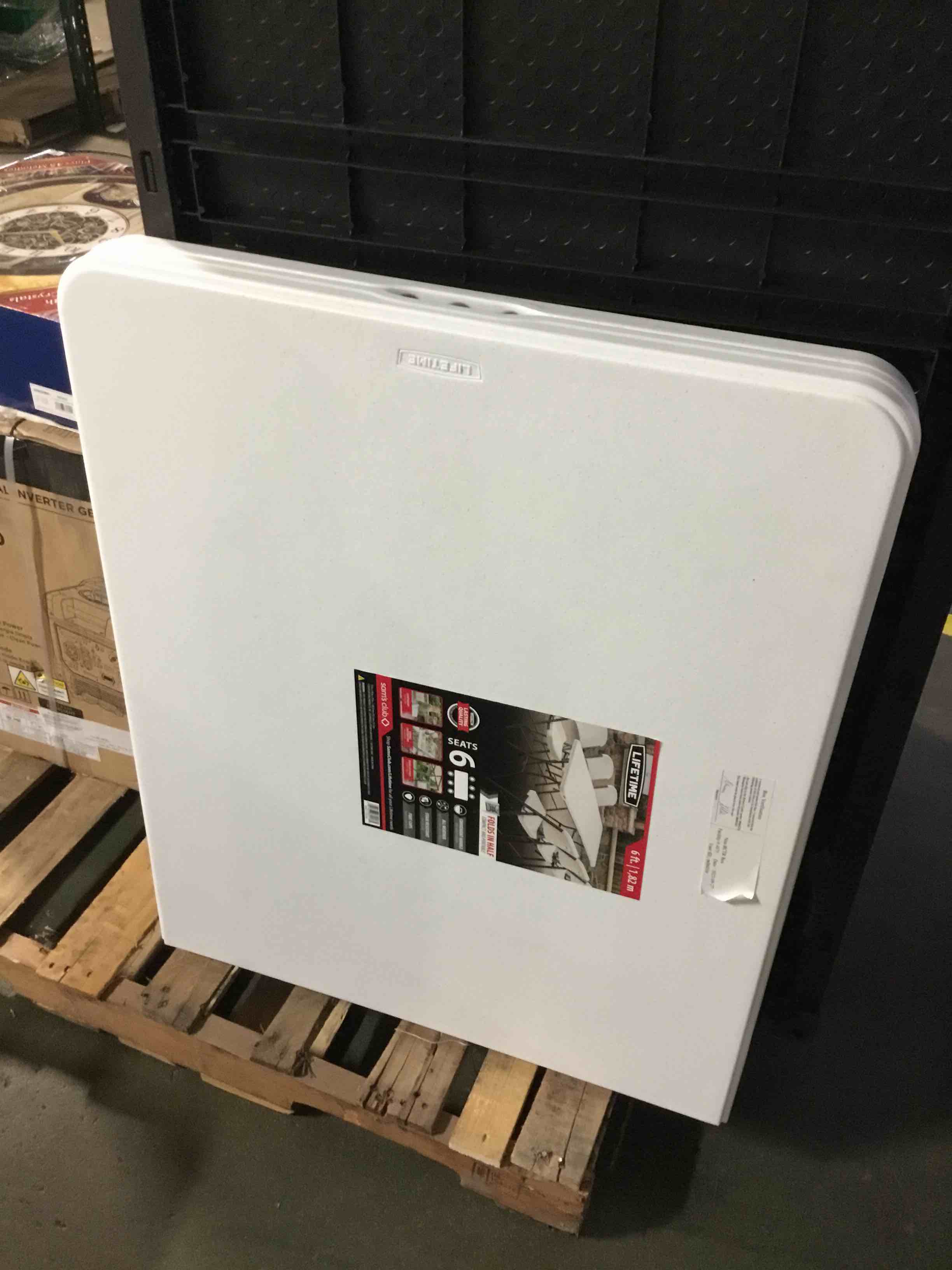 https://s3.amazonaws.com/lotting-images-prod/bidfta/RED5659325_1697832363324.jpeg
