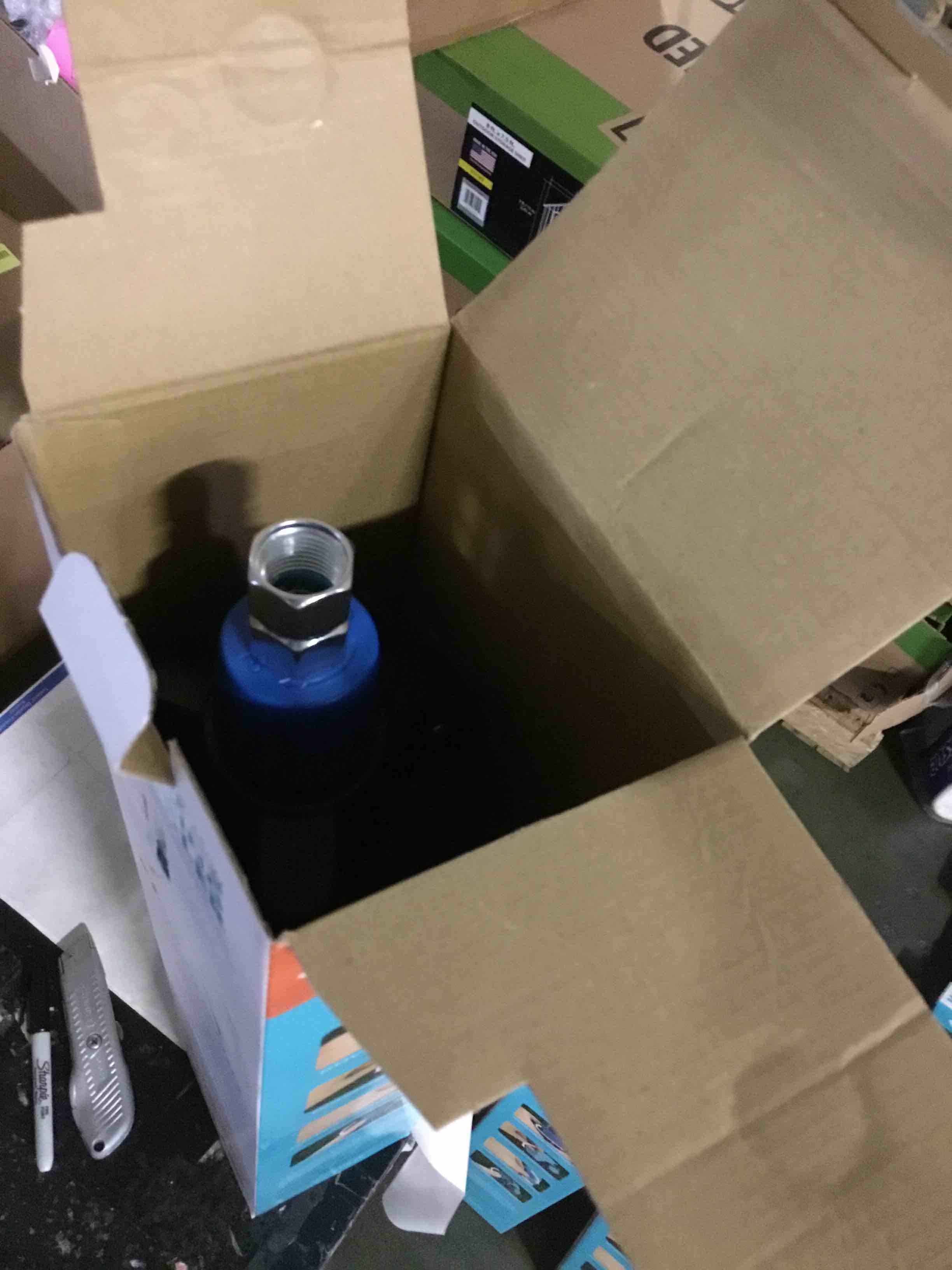 https://s3.amazonaws.com/lotting-images-prod/bidfta/RED5659338_1697833359115.jpeg