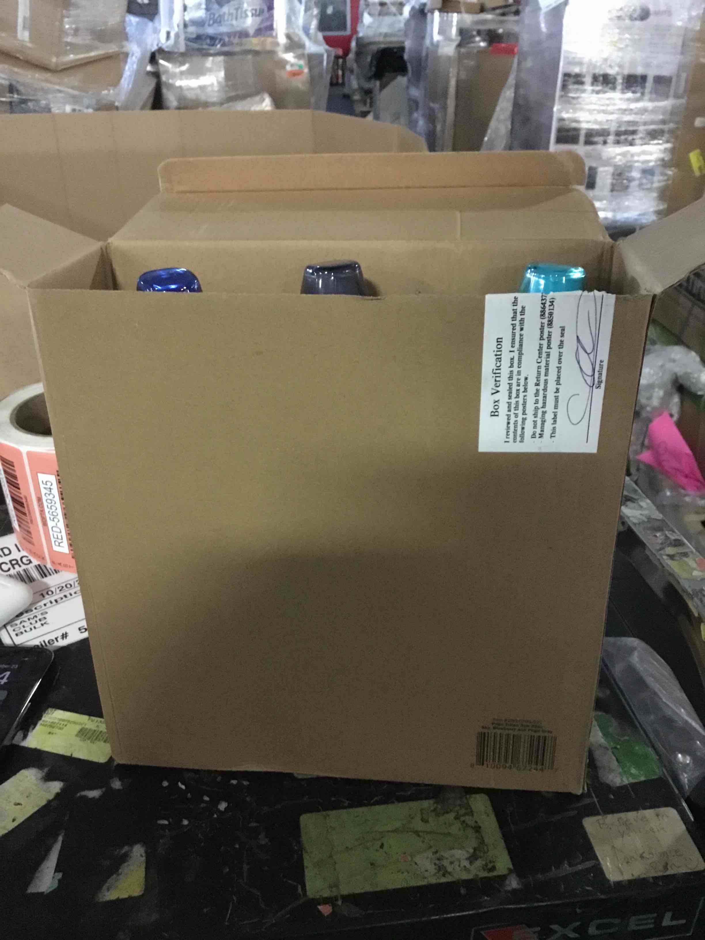 https://s3.amazonaws.com/lotting-images-prod/bidfta/RED5659345_1698063856021.jpeg