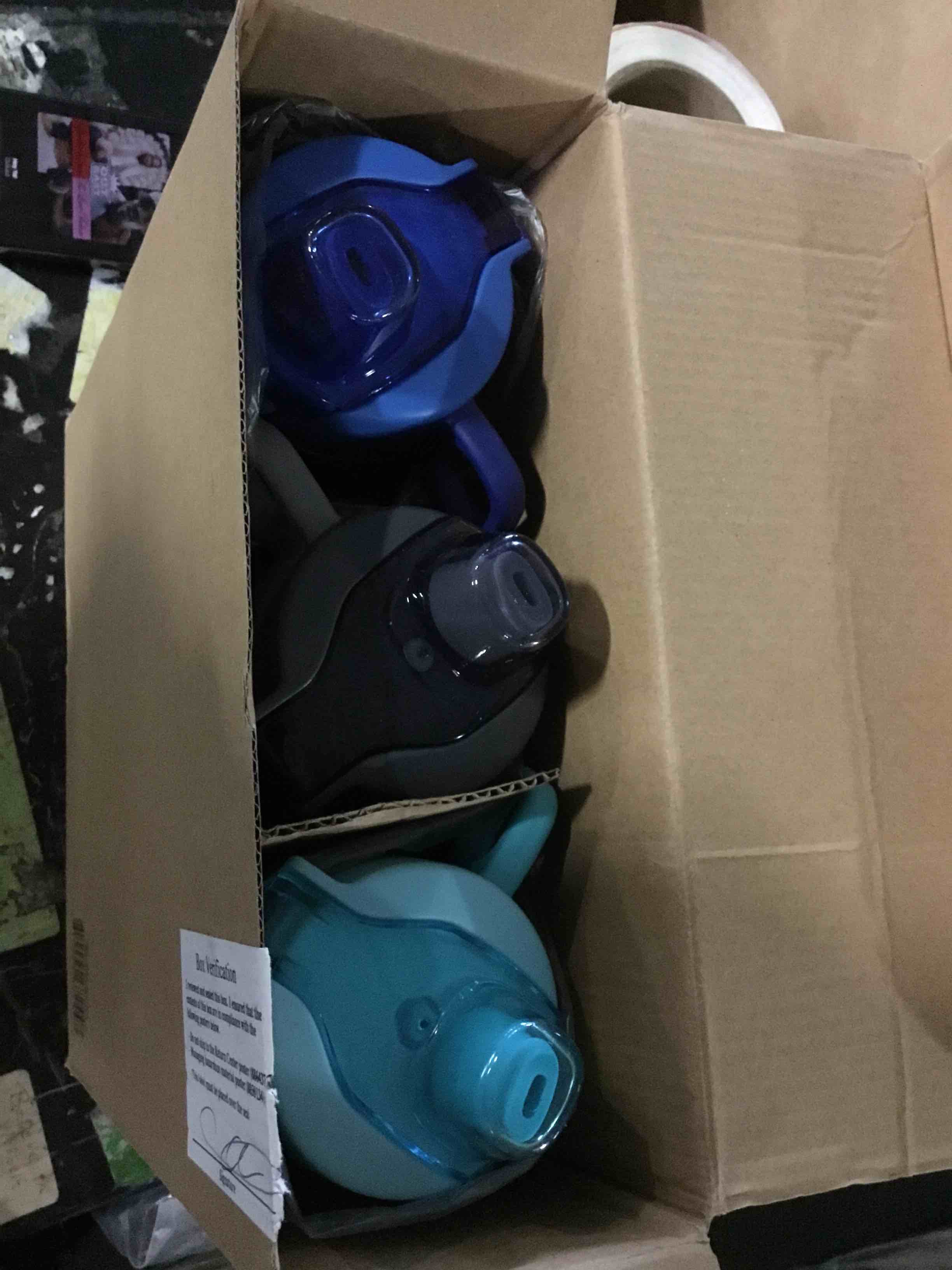 https://s3.amazonaws.com/lotting-images-prod/bidfta/RED5659345_1698063861173.jpeg