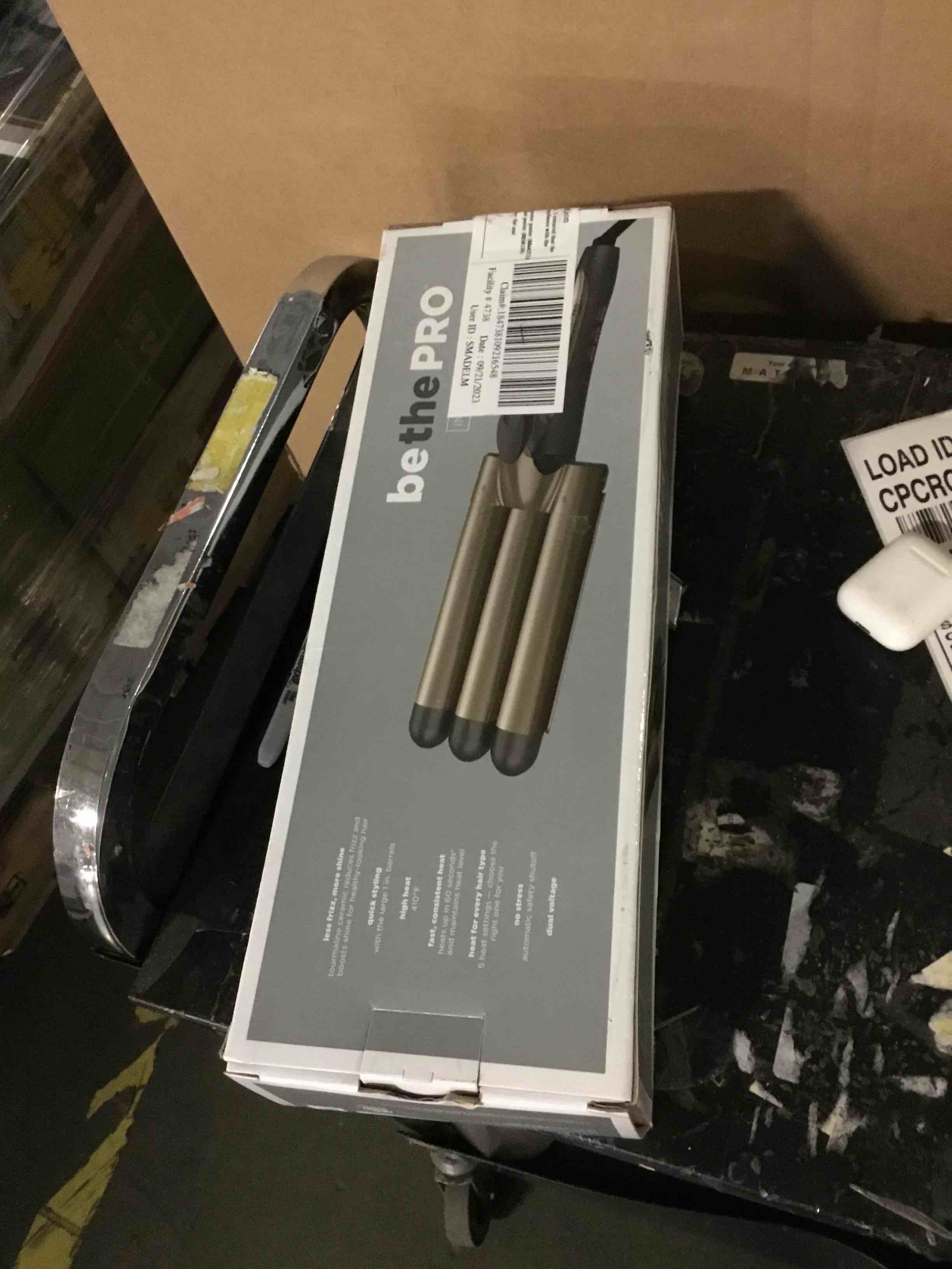 https://s3.amazonaws.com/lotting-images-prod/bidfta/RED5659346_1698064006618.jpeg
