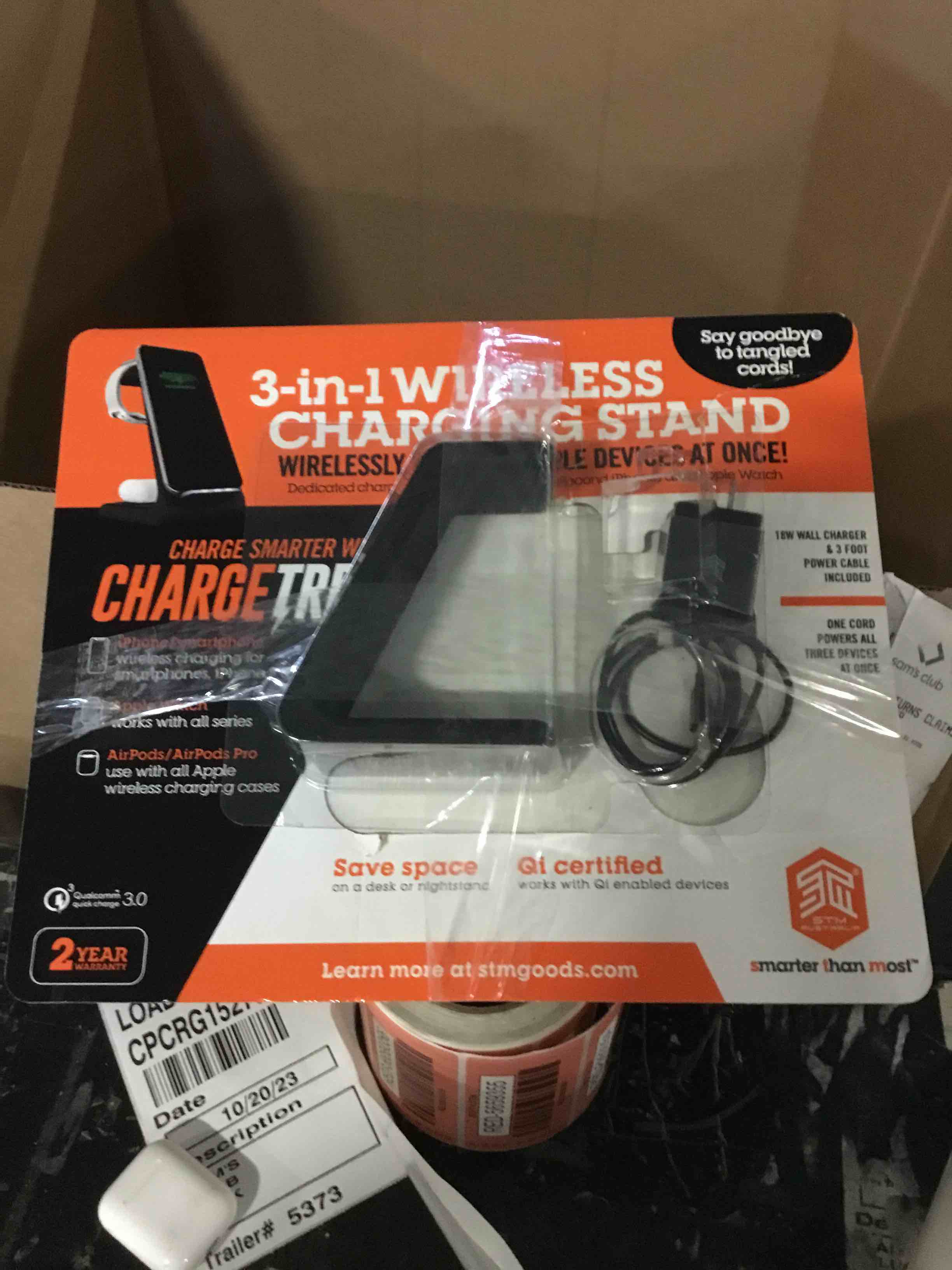 https://s3.amazonaws.com/lotting-images-prod/bidfta/RED5659350_1698065129385.jpeg