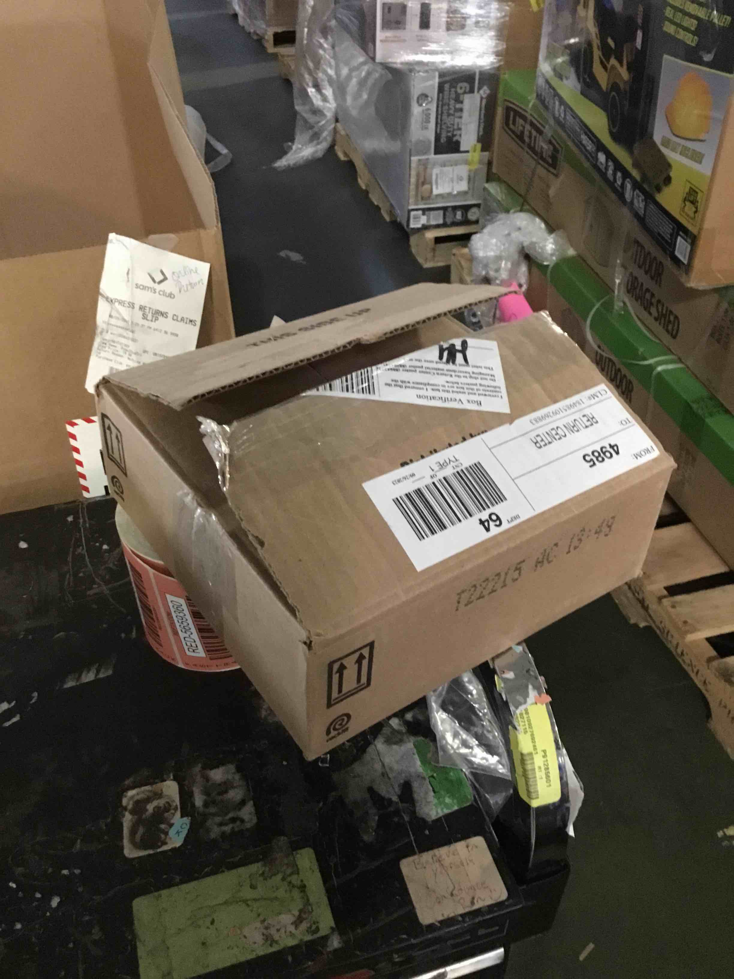 https://s3.amazonaws.com/lotting-images-prod/bidfta/RED5659359_1698066403099.jpeg
