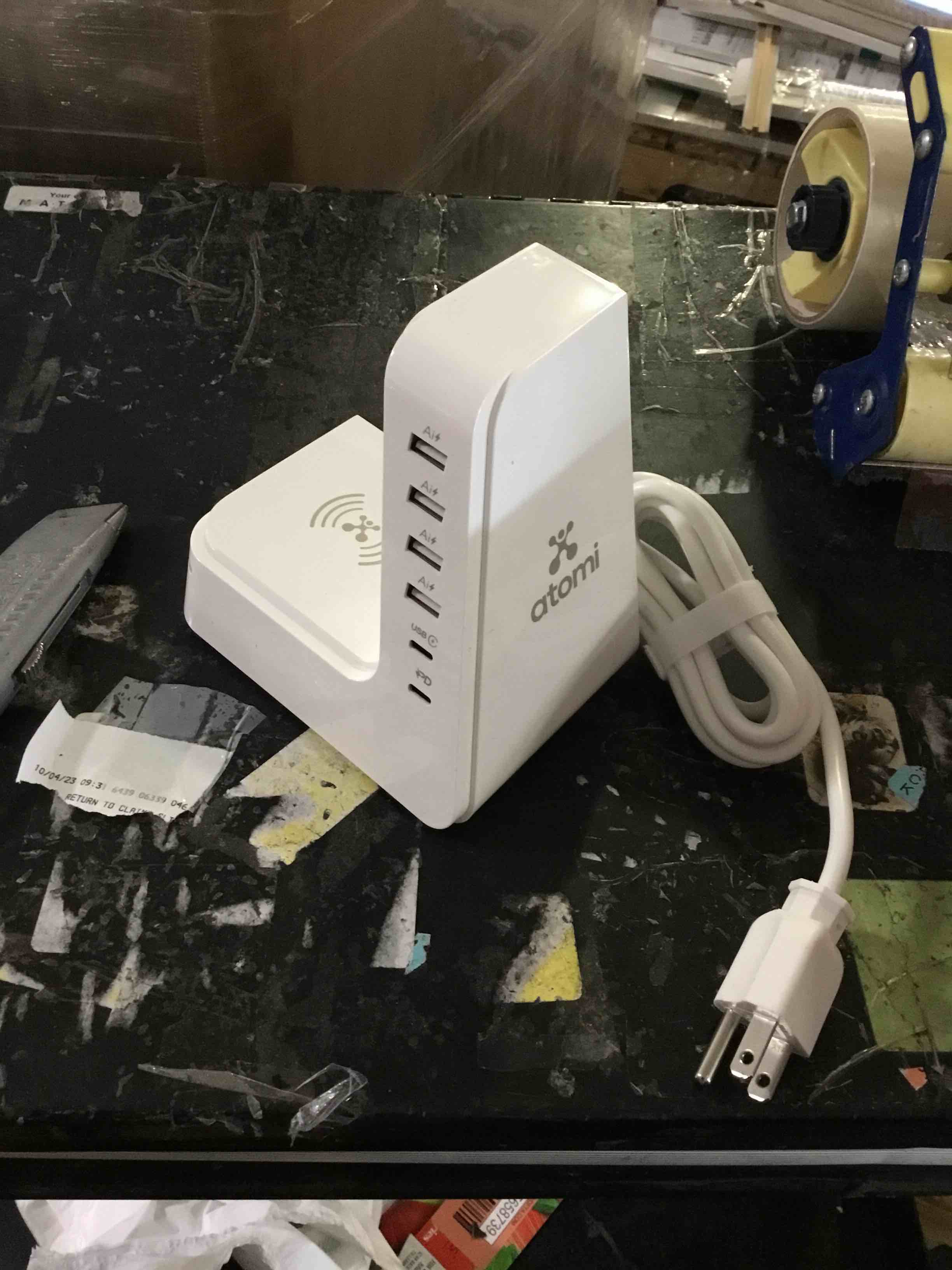 https://s3.amazonaws.com/lotting-images-prod/bidfta/RED5659415_1698079234220.jpeg