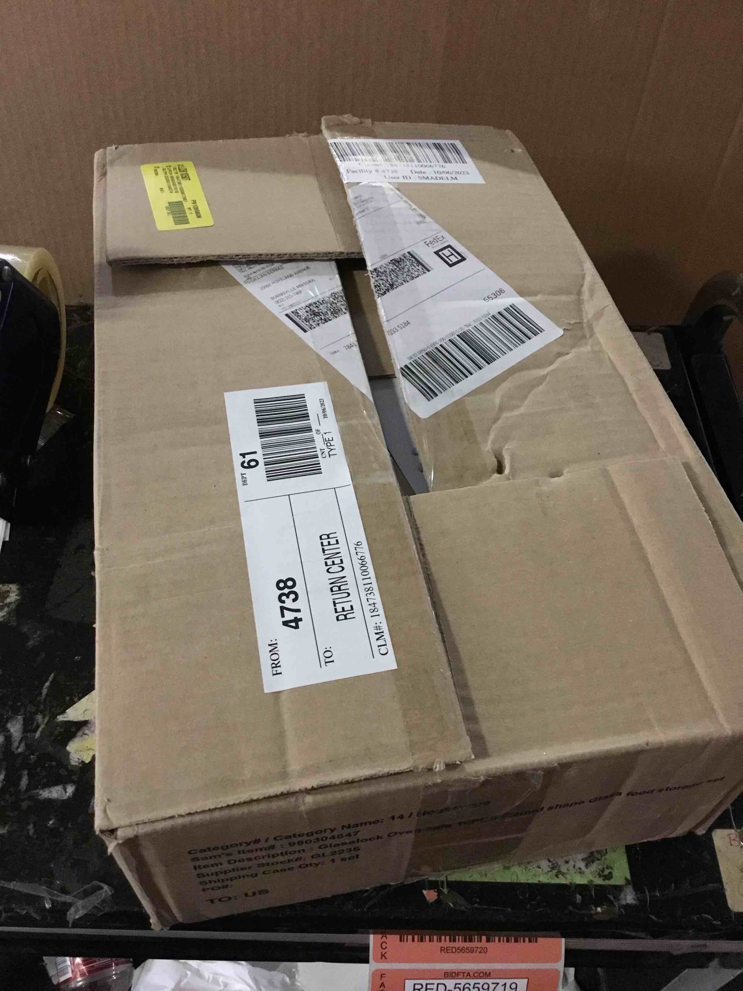 https://s3.amazonaws.com/lotting-images-prod/bidfta/RED5659716_1698247798417.jpeg