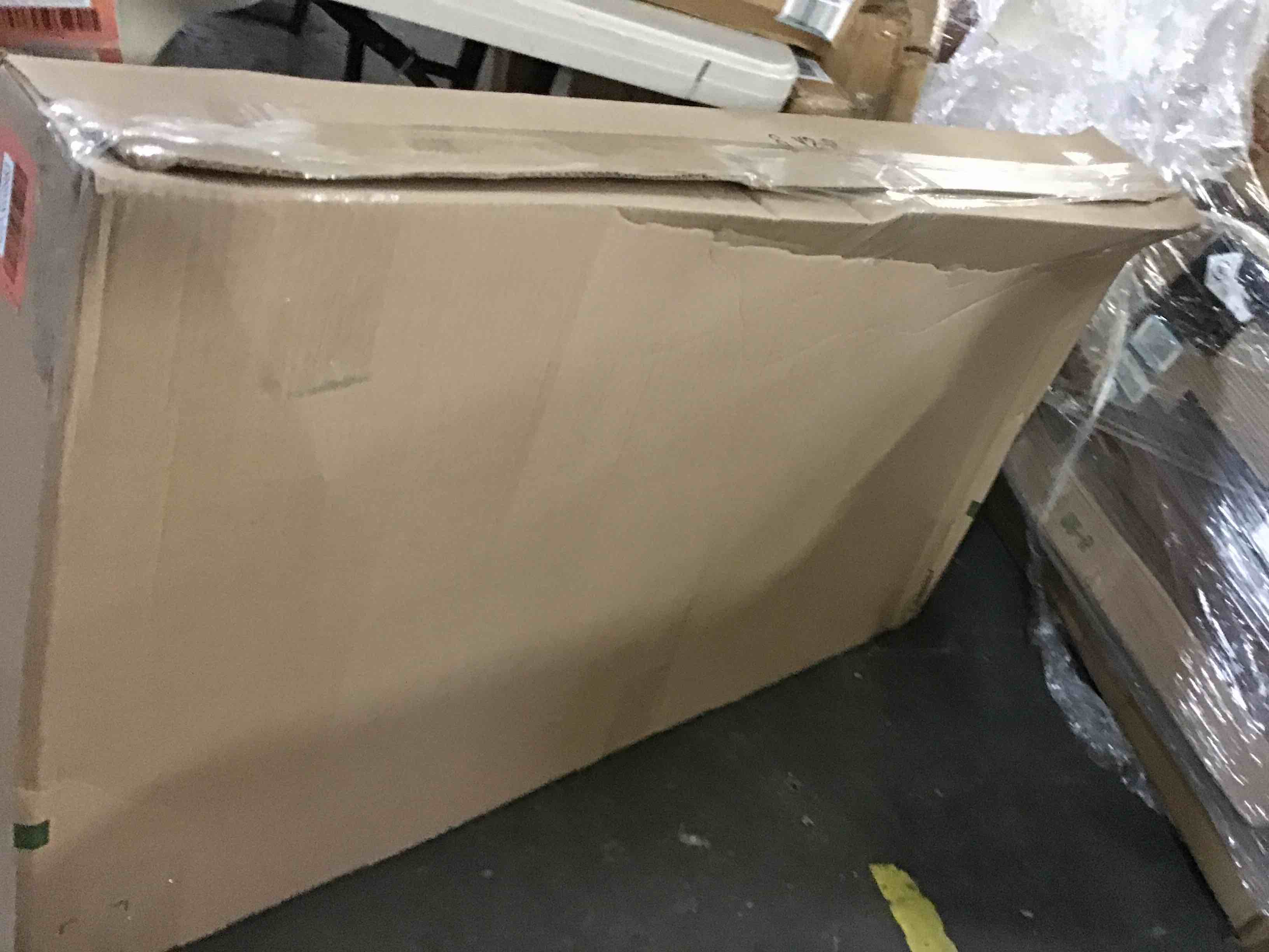 https://s3.amazonaws.com/lotting-images-prod/bidfta/RED5659983_1696000866558.jpeg