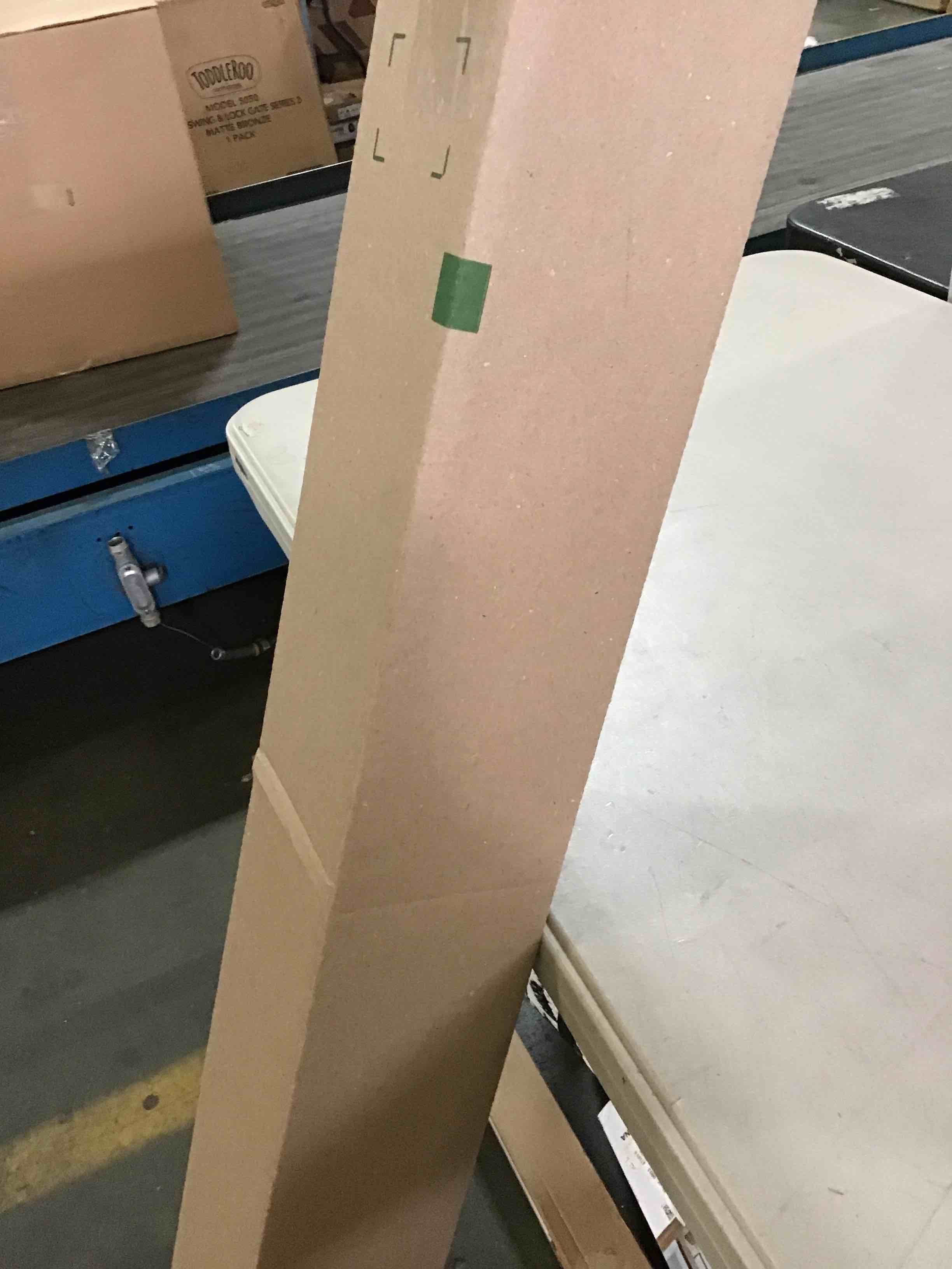 https://s3.amazonaws.com/lotting-images-prod/bidfta/RED5660052_1696011783179.jpeg