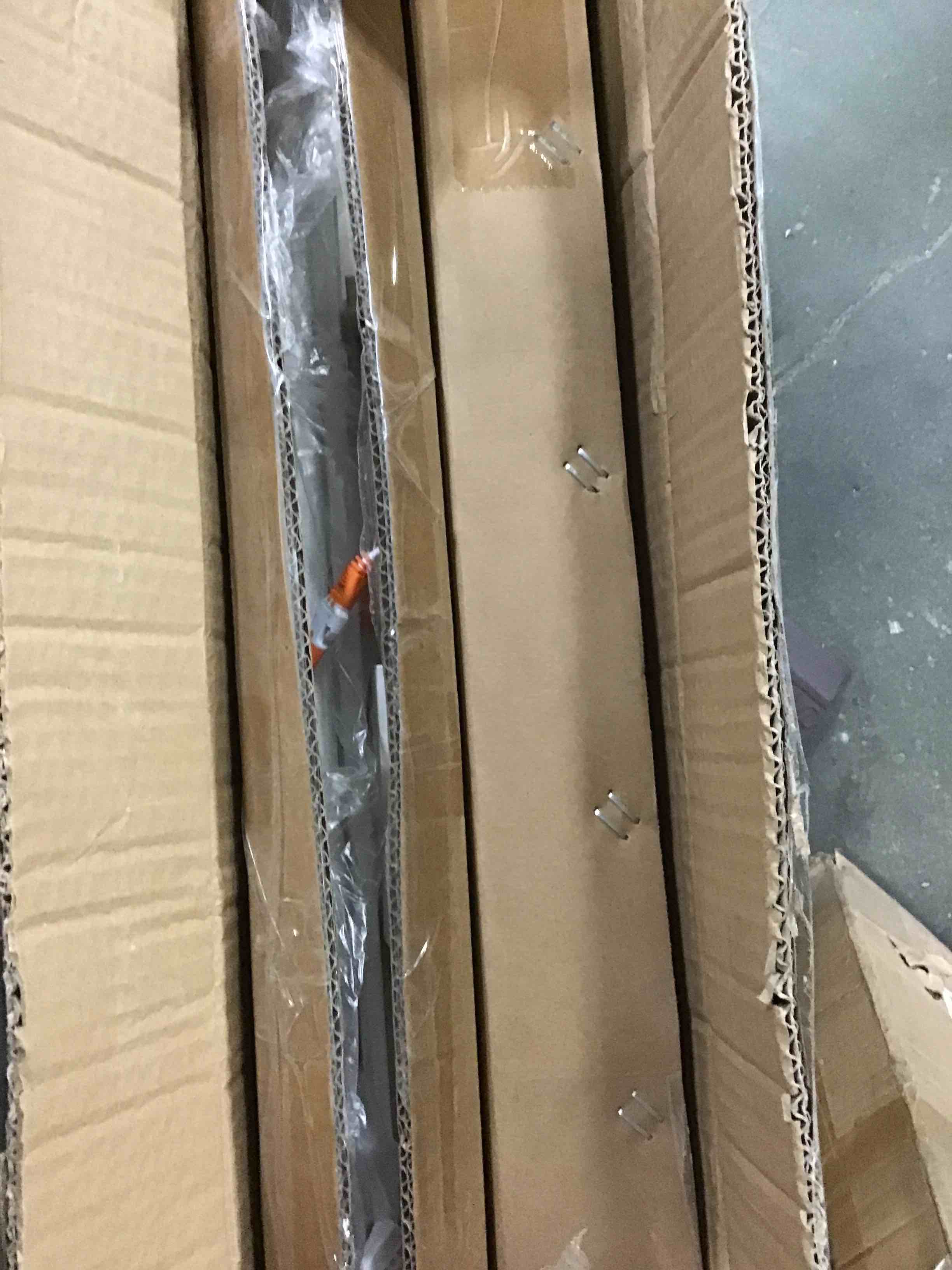 https://s3.amazonaws.com/lotting-images-prod/bidfta/RED5660131_1696252470663.jpeg