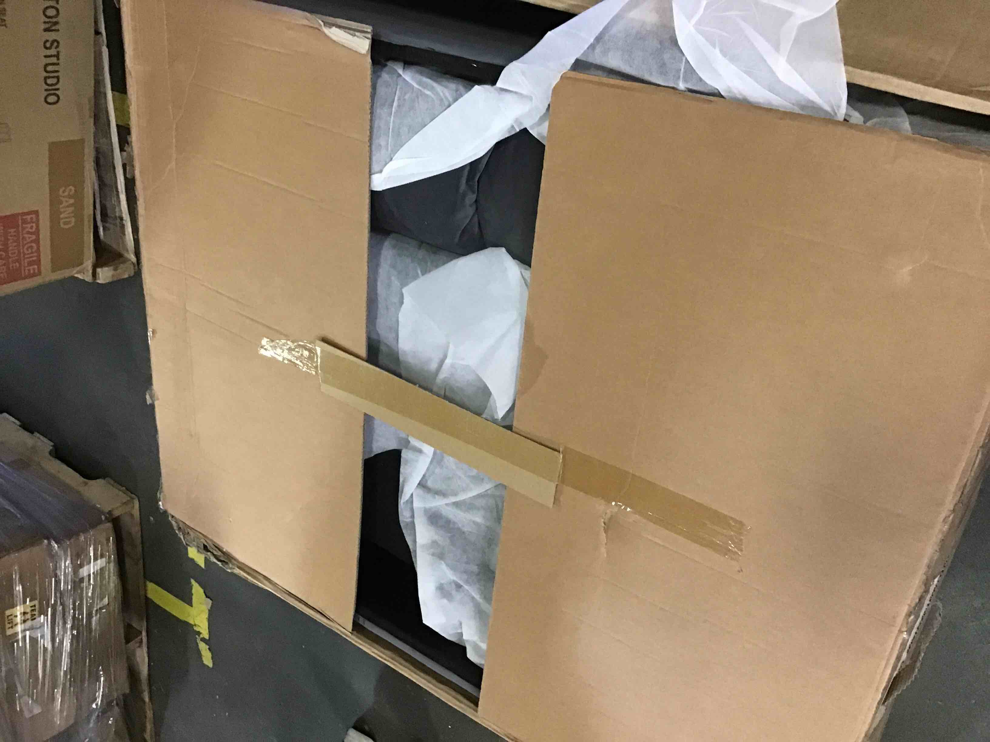 https://s3.amazonaws.com/lotting-images-prod/bidfta/RED5660241_1696271976963.jpeg