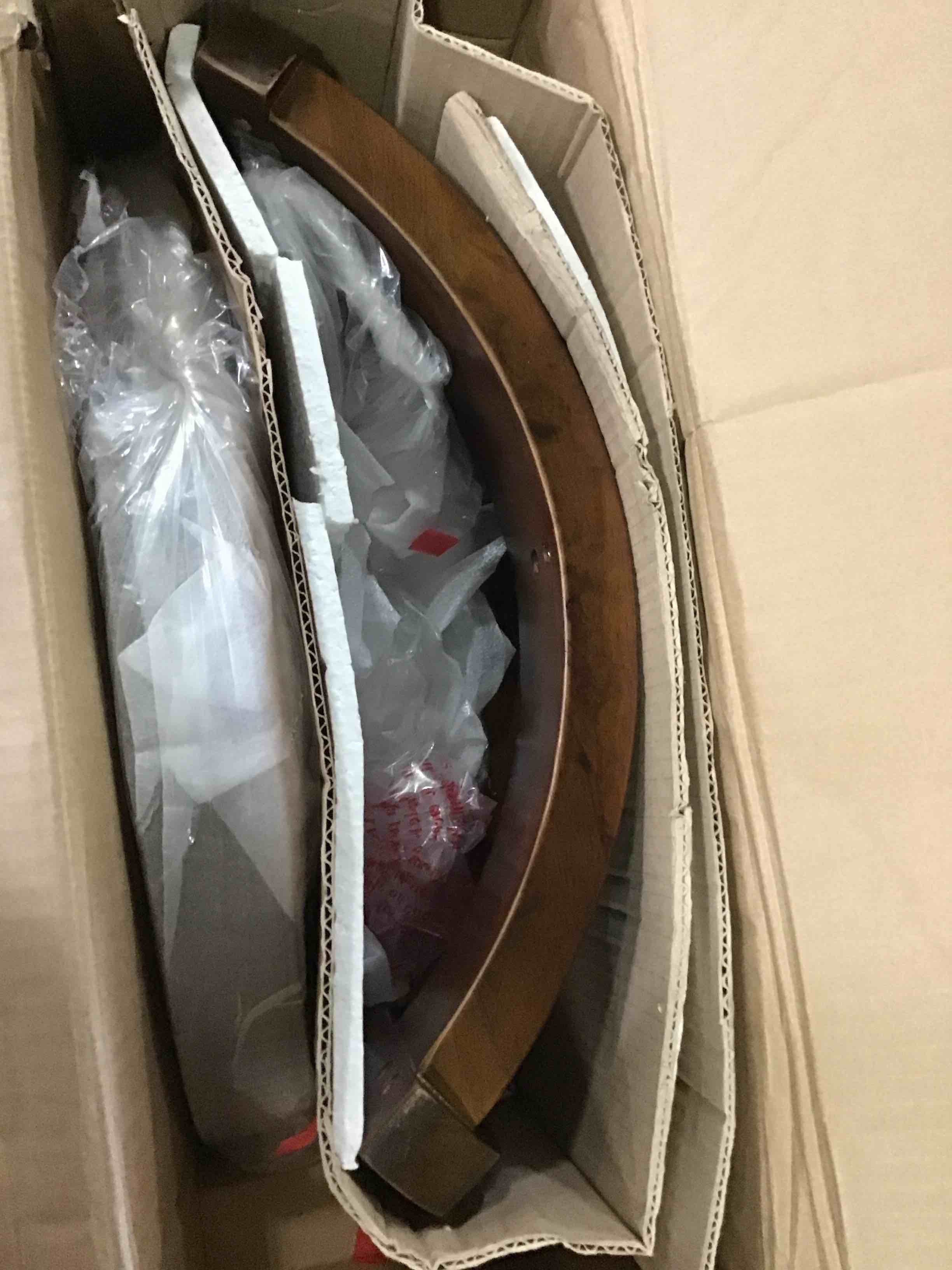 https://s3.amazonaws.com/lotting-images-prod/bidfta/RED5660253_1696274947708.jpeg