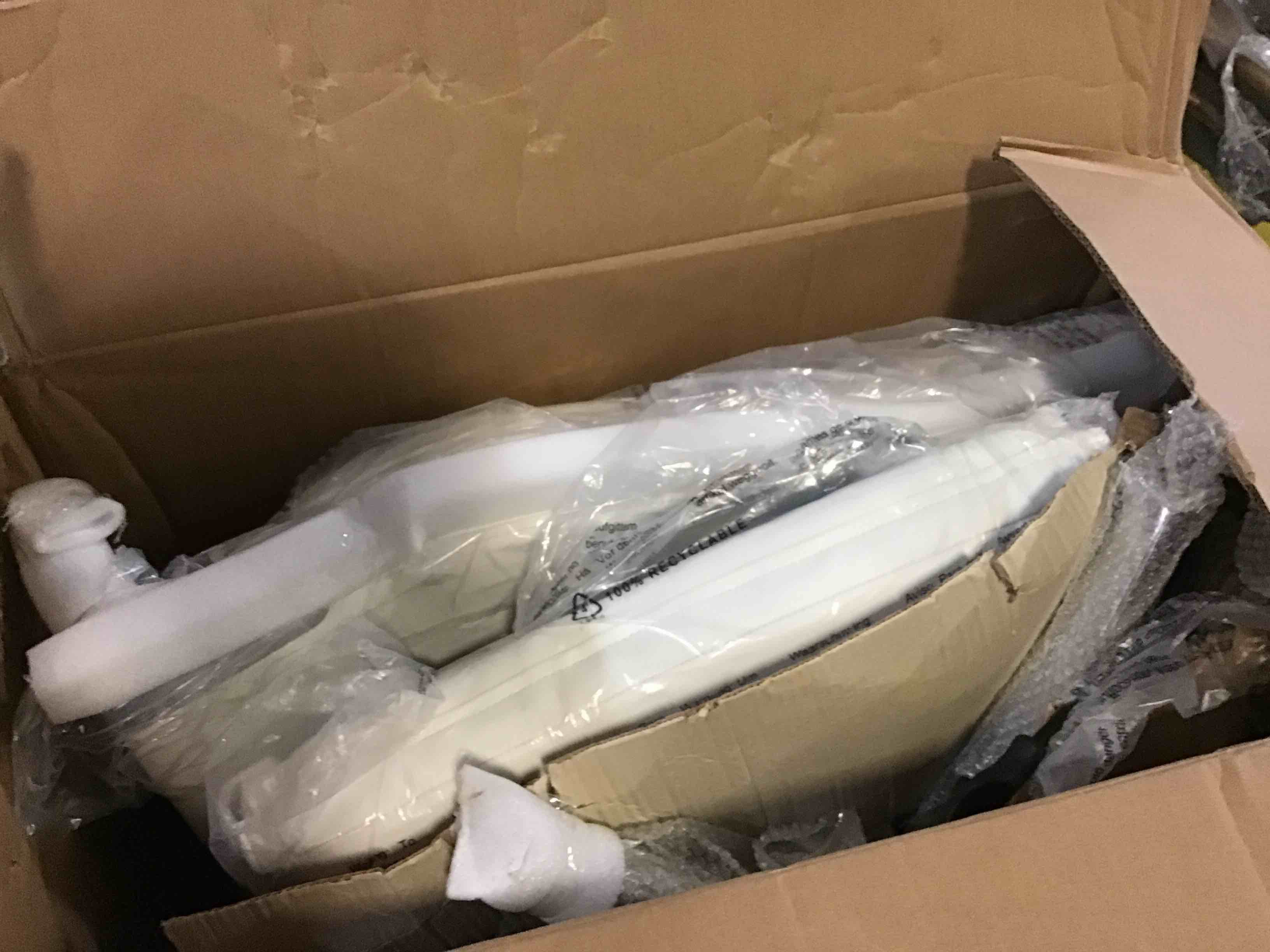 https://s3.amazonaws.com/lotting-images-prod/bidfta/RED5660318_1696344475009.jpeg