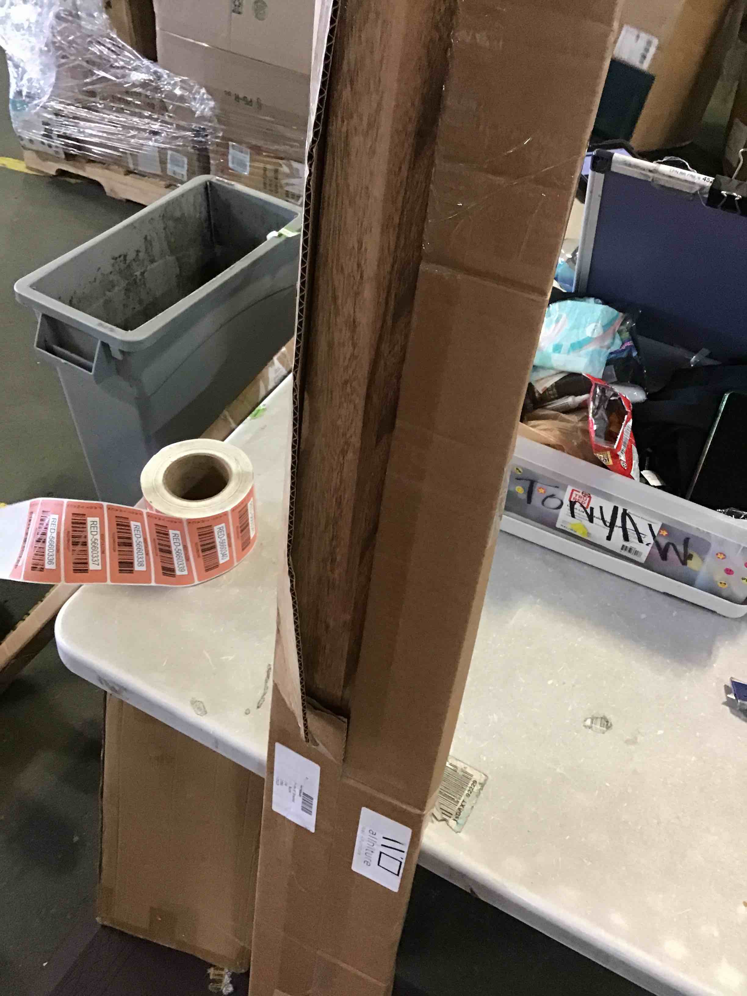 https://s3.amazonaws.com/lotting-images-prod/bidfta/RED5660335_1696346869978.jpeg