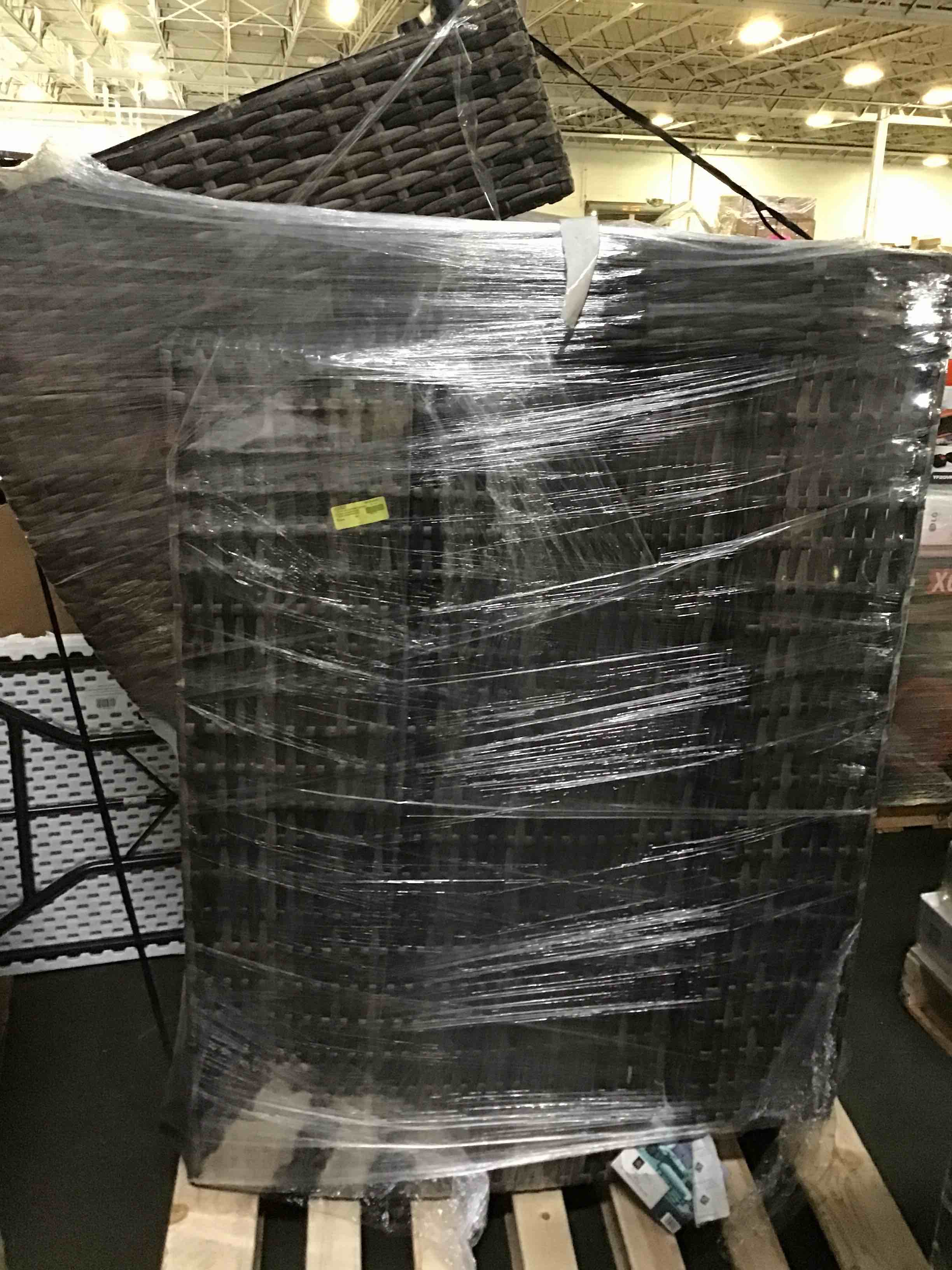 https://s3.amazonaws.com/lotting-images-prod/bidfta/RED5661565_1695929520595.jpeg