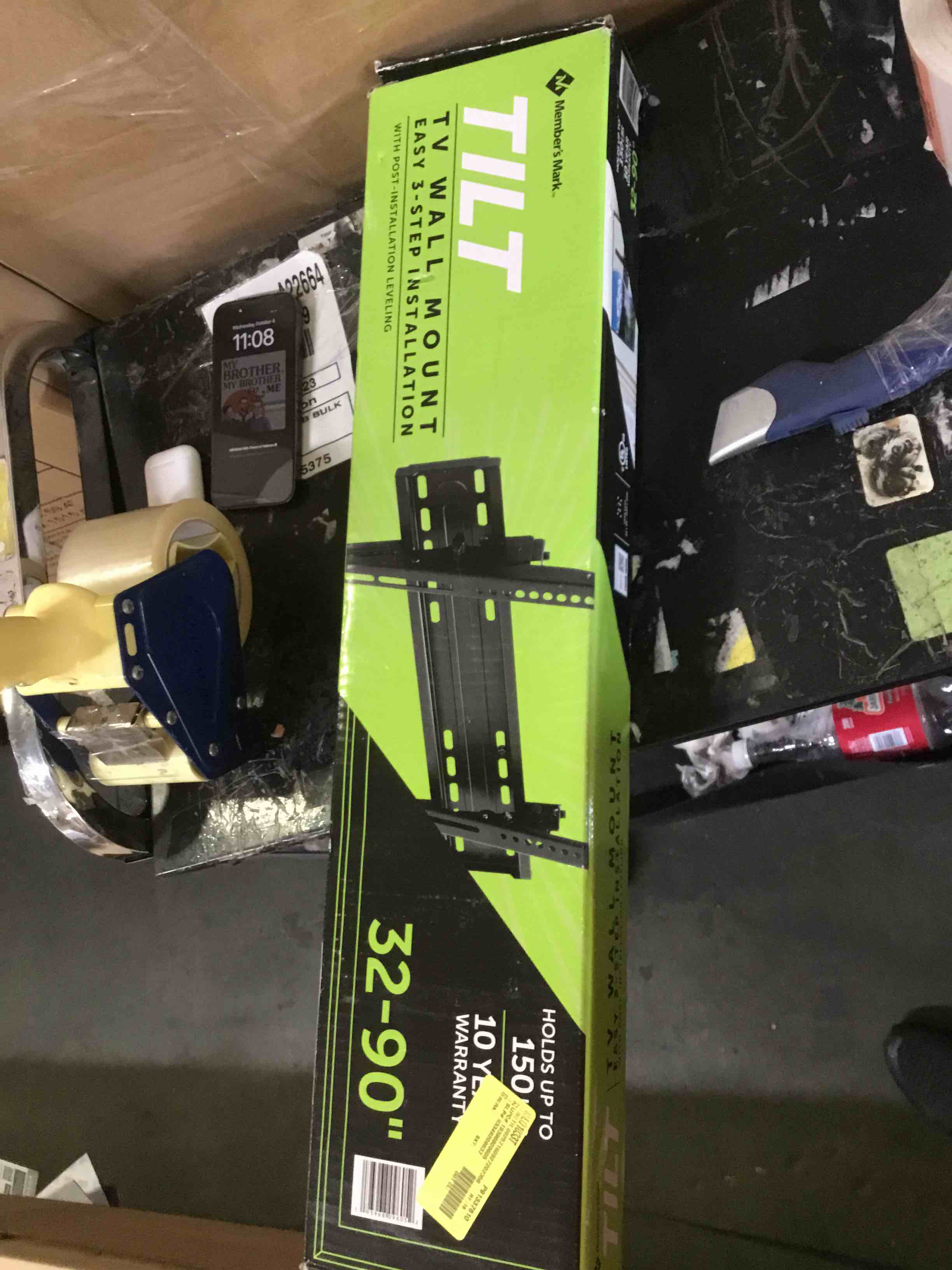 https://s3.amazonaws.com/lotting-images-prod/bidfta/RED5662125_1696432097833.jpeg