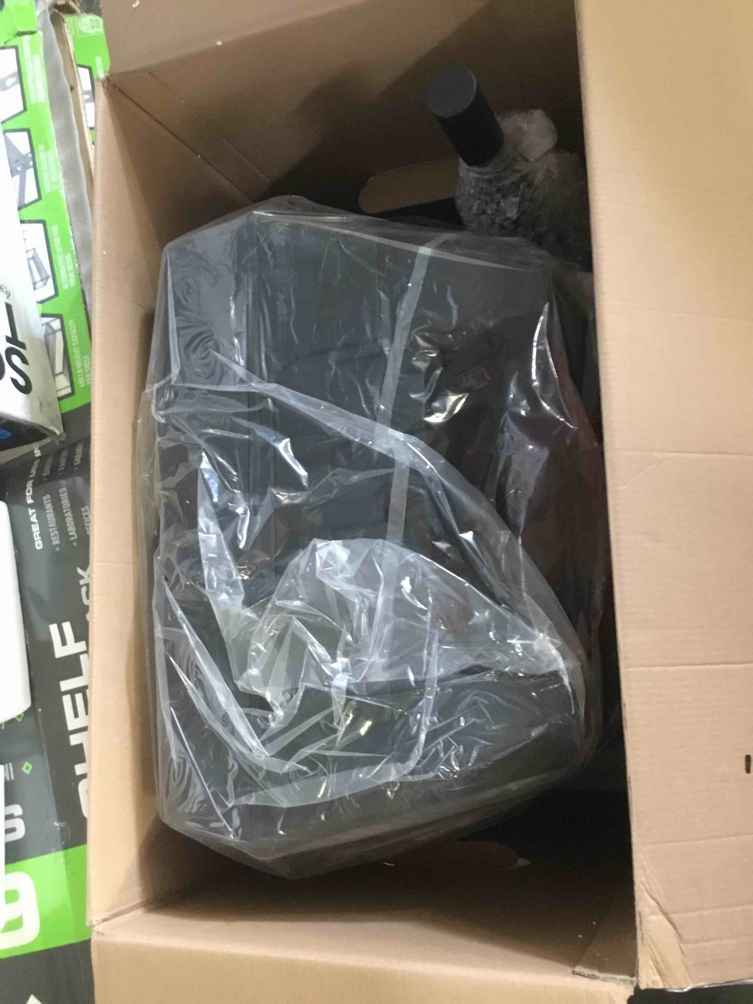 https://s3.amazonaws.com/lotting-images-prod/bidfta/RED5662188_1696446017404.jpeg