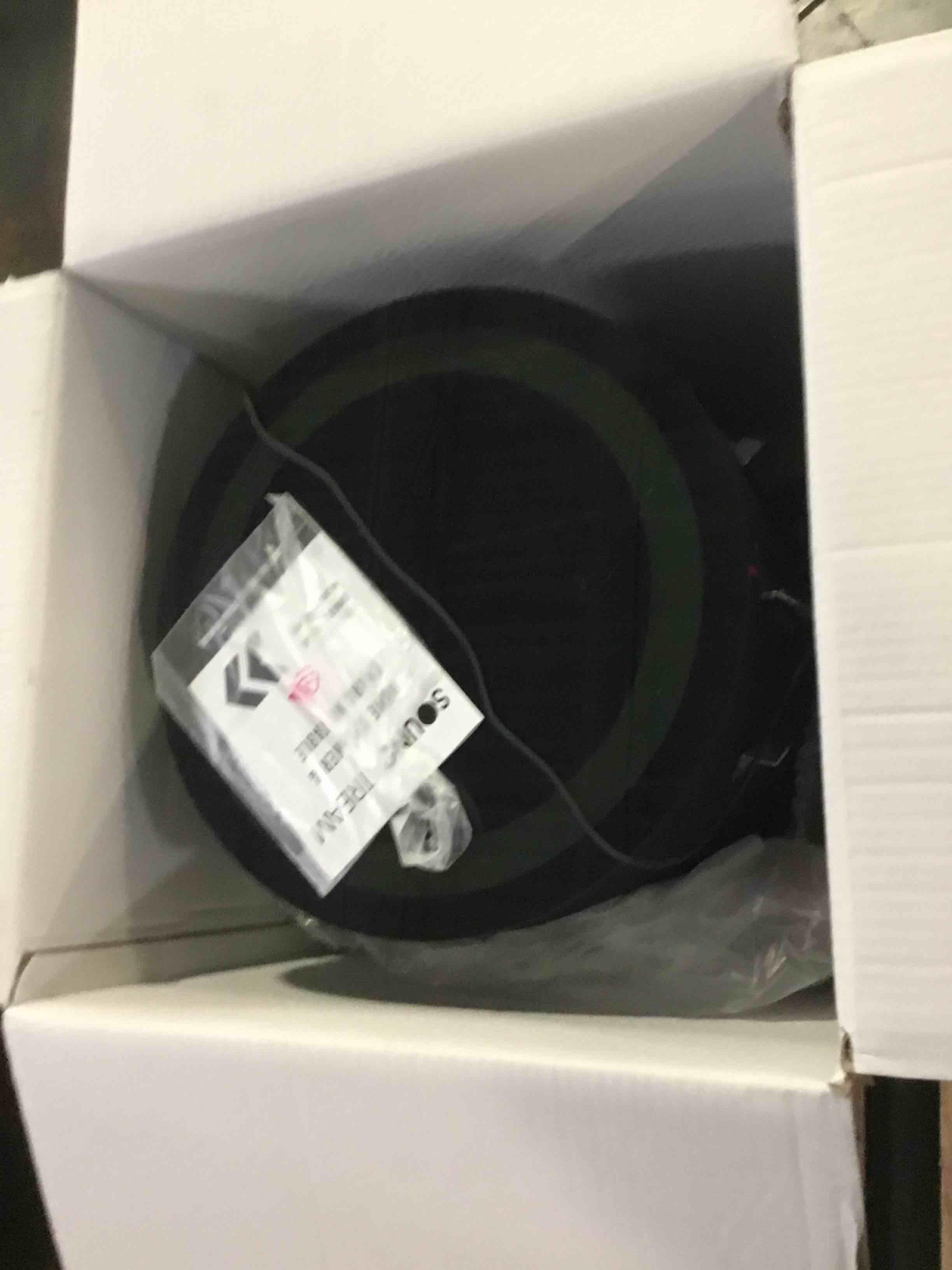 https://s3.amazonaws.com/lotting-images-prod/bidfta/RED5662239_1696516311704.jpeg