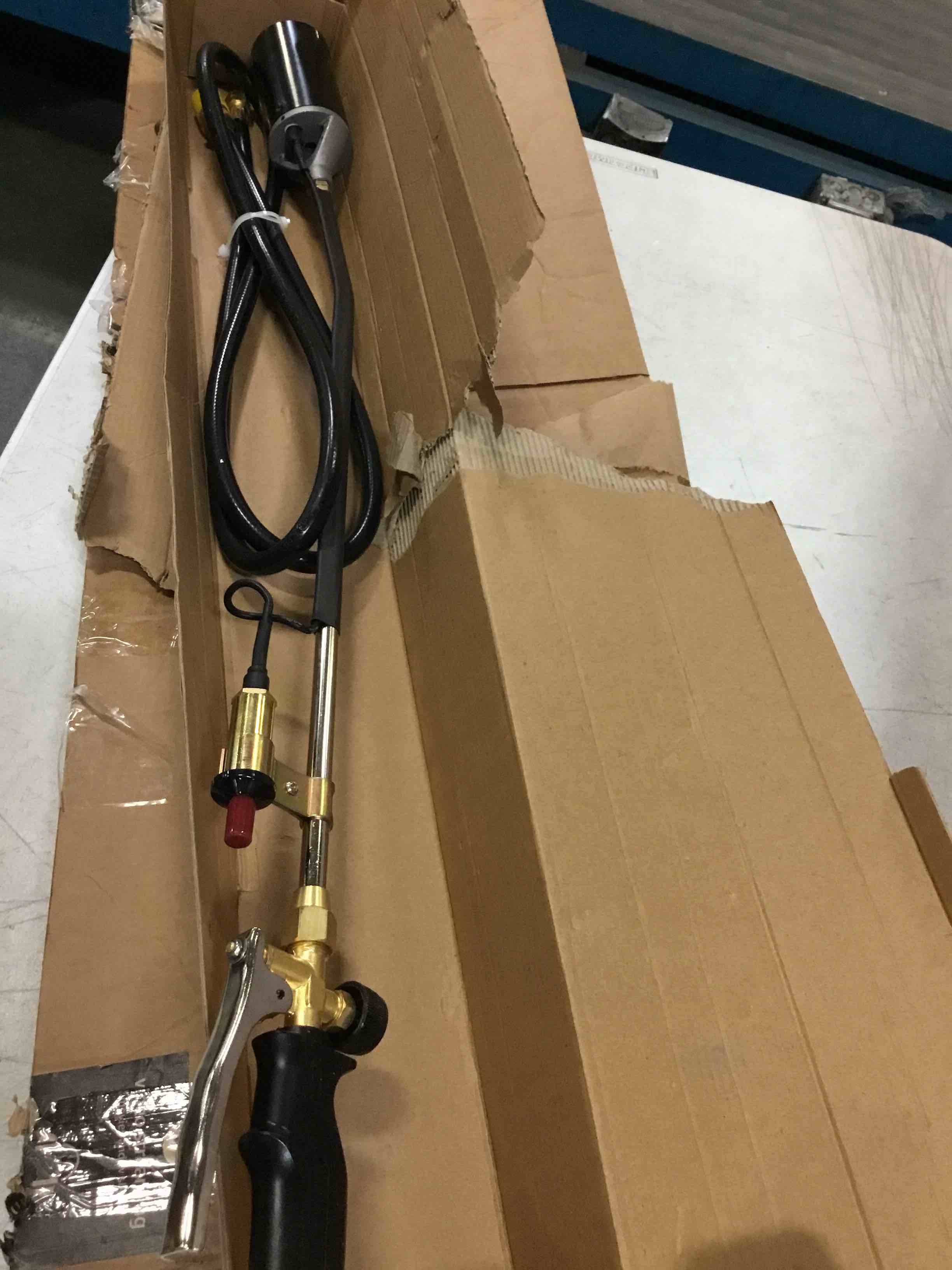 https://s3.amazonaws.com/lotting-images-prod/bidfta/RED5664520_1696262605869.jpeg