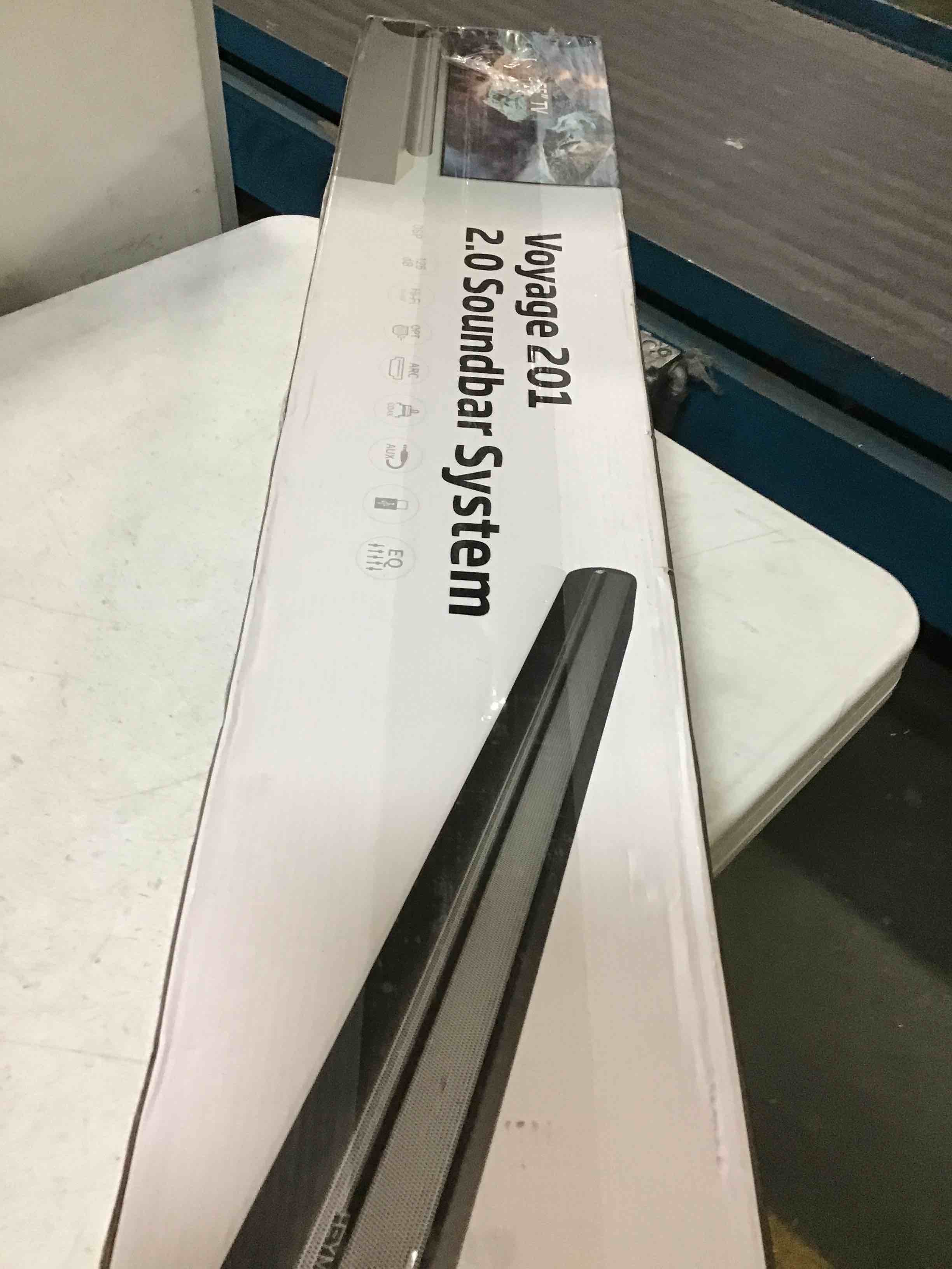 https://s3.amazonaws.com/lotting-images-prod/bidfta/RED5664734_1696271542449.jpeg