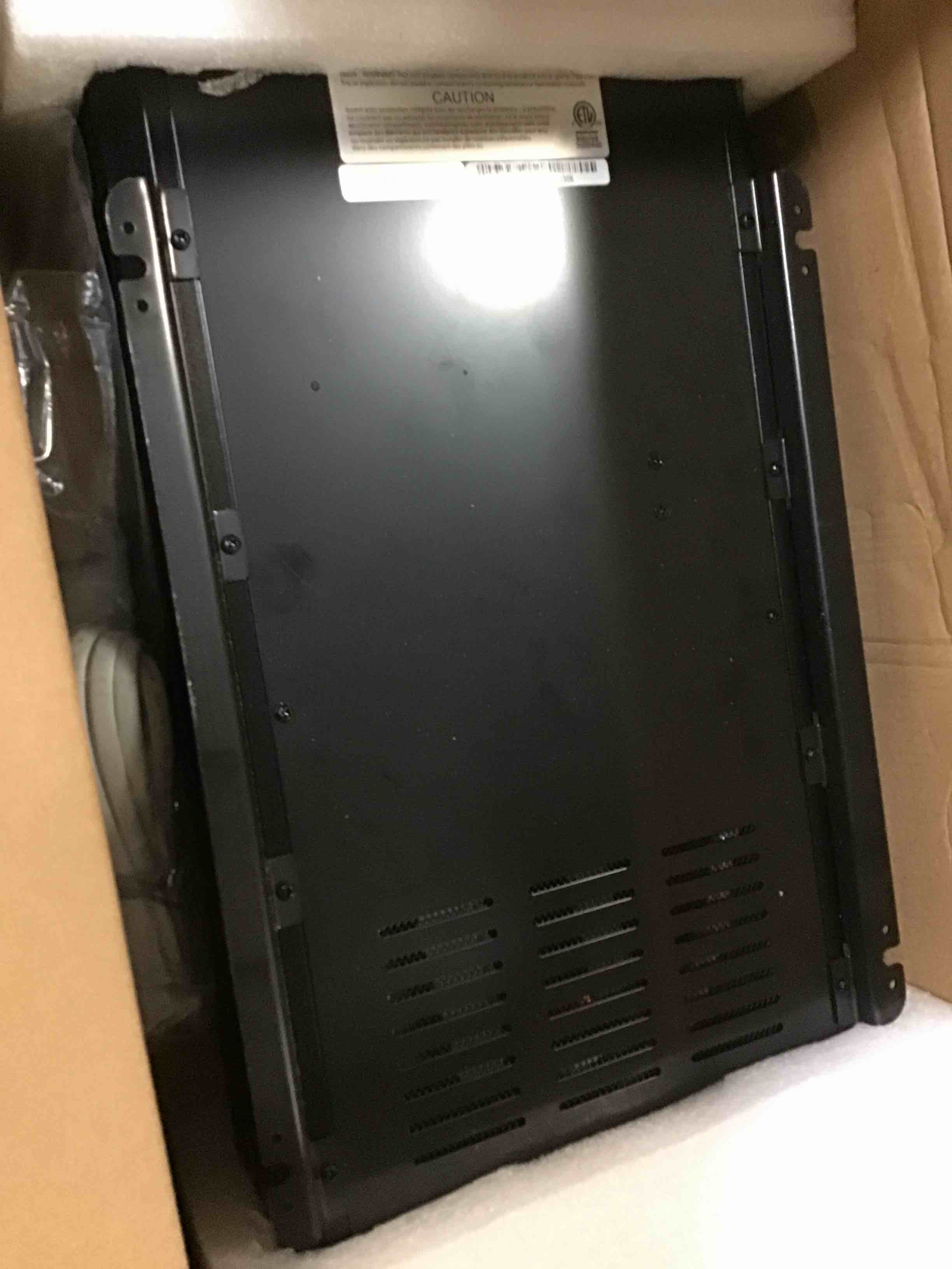 https://s3.amazonaws.com/lotting-images-prod/bidfta/RED5664737_1696271884217.jpeg