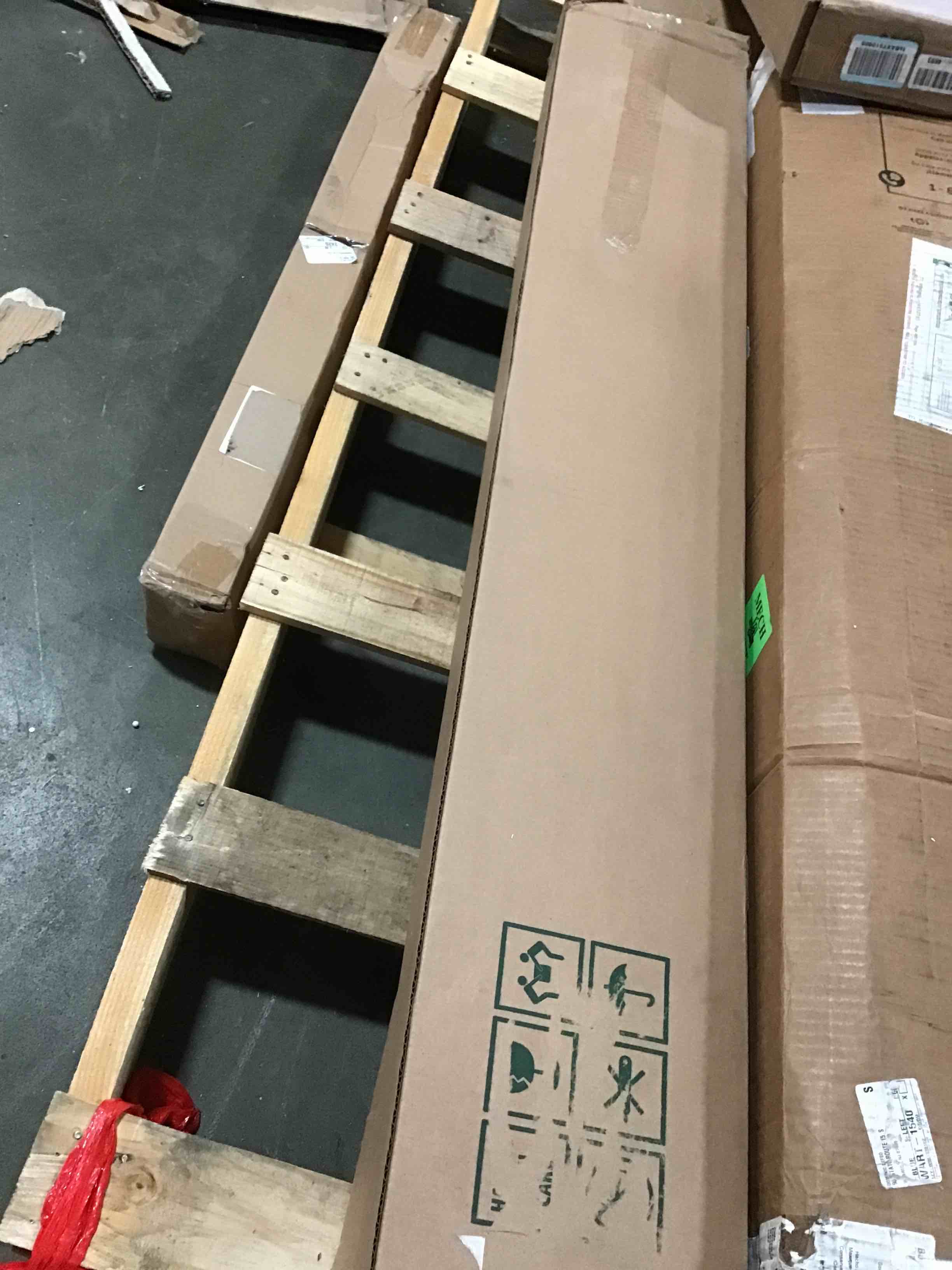 https://s3.amazonaws.com/lotting-images-prod/bidfta/RED5665090_1696961509411.jpeg