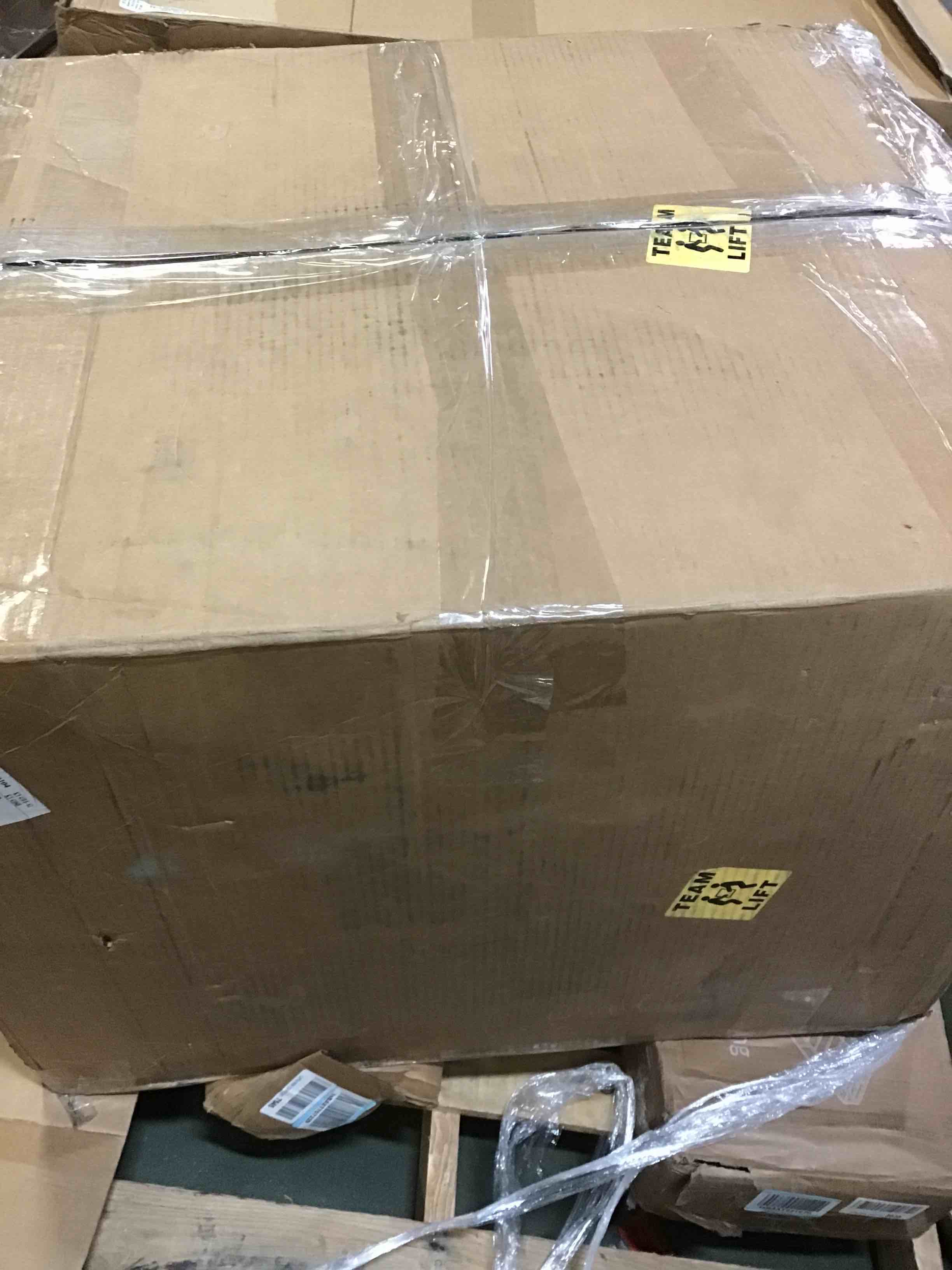 https://s3.amazonaws.com/lotting-images-prod/bidfta/RED5665305_1697121758656.jpeg
