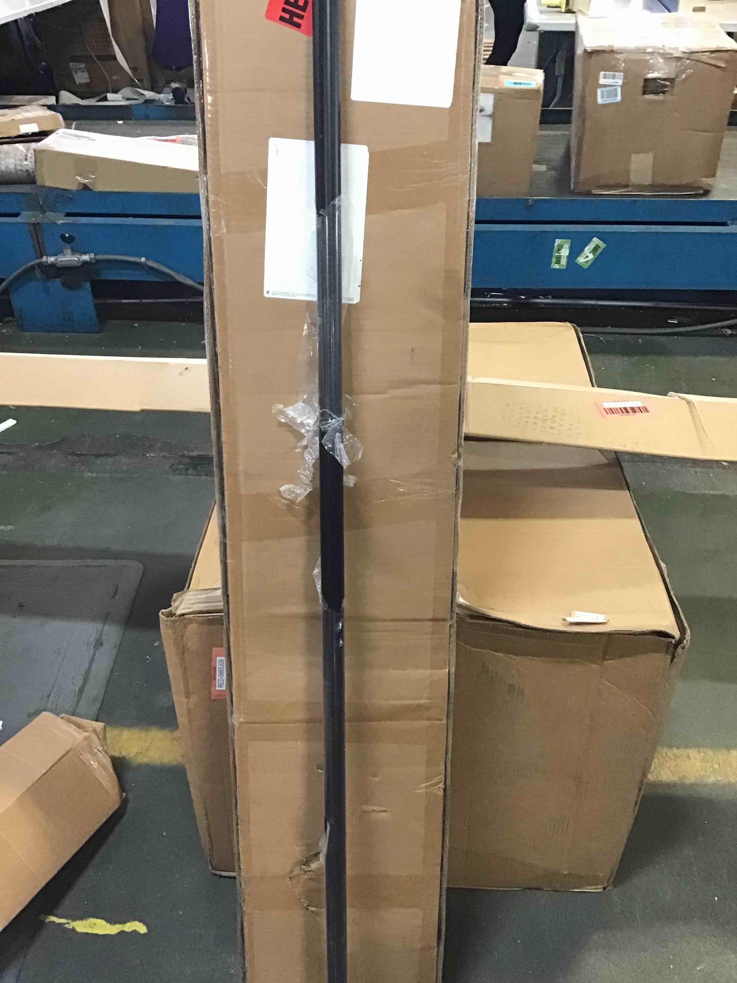 https://s3.amazonaws.com/lotting-images-prod/bidfta/RED5665310_1697122259697.jpeg