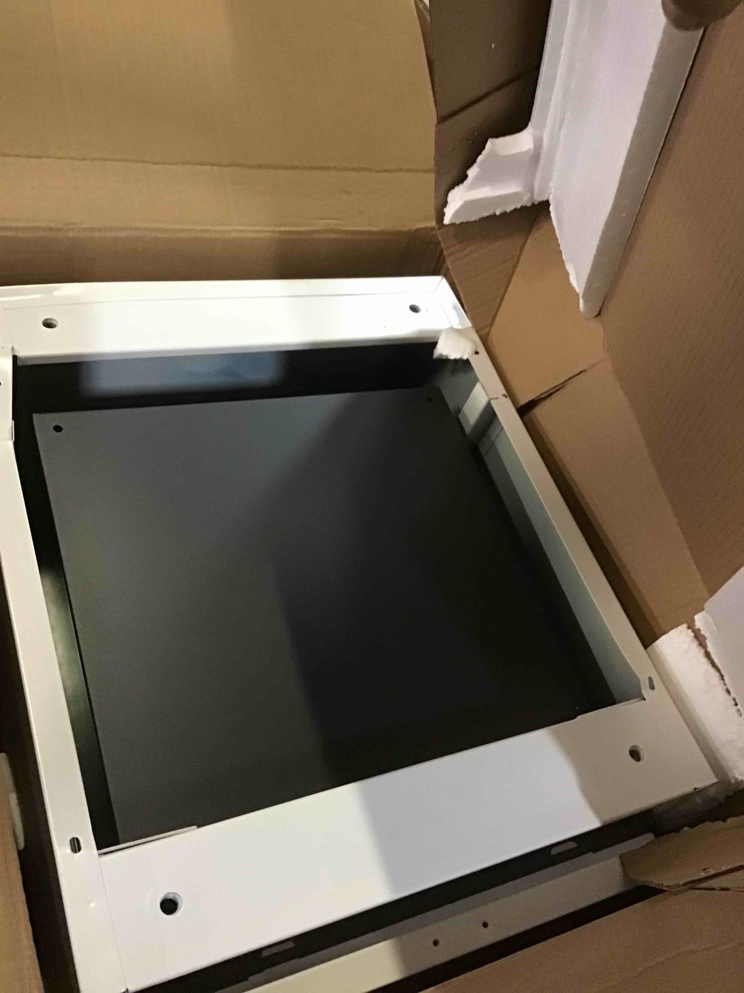 https://s3.amazonaws.com/lotting-images-prod/bidfta/RED5665704_1697469869298.jpeg