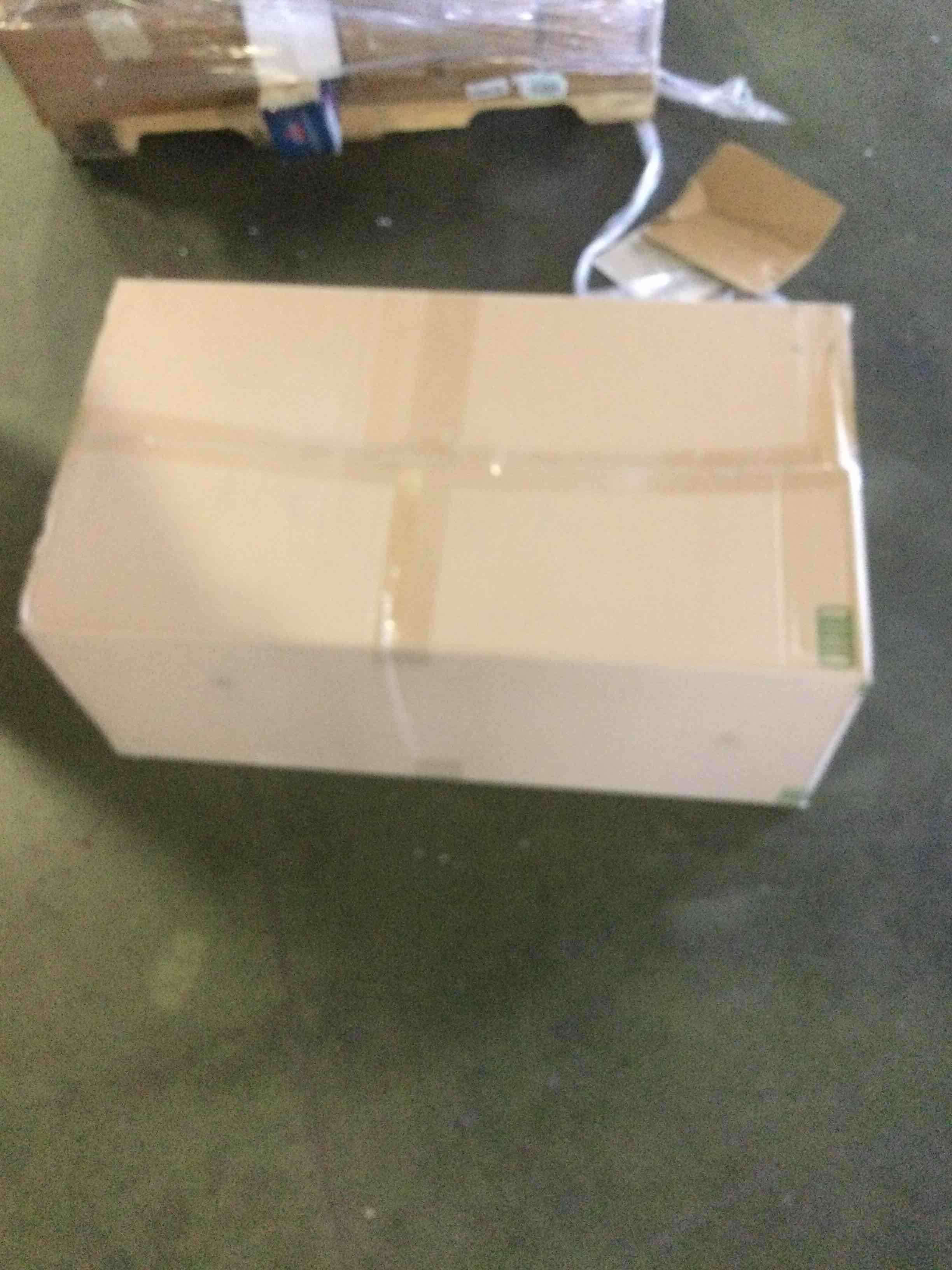 https://s3.amazonaws.com/lotting-images-prod/bidfta/RED5666523_1696350572617.jpeg