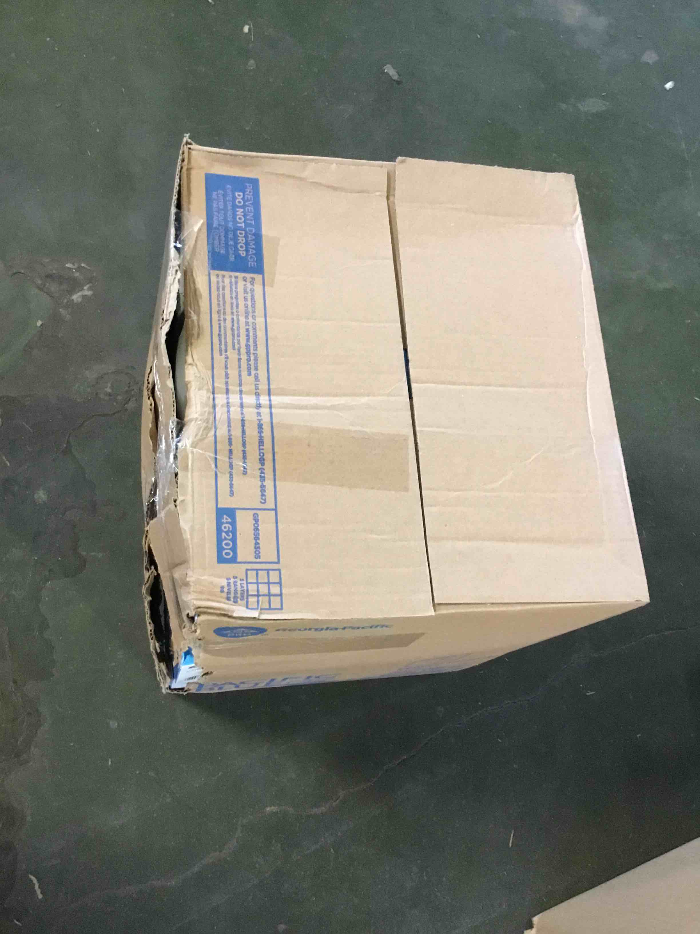 https://s3.amazonaws.com/lotting-images-prod/bidfta/RED5666997_1696617911987.jpeg
