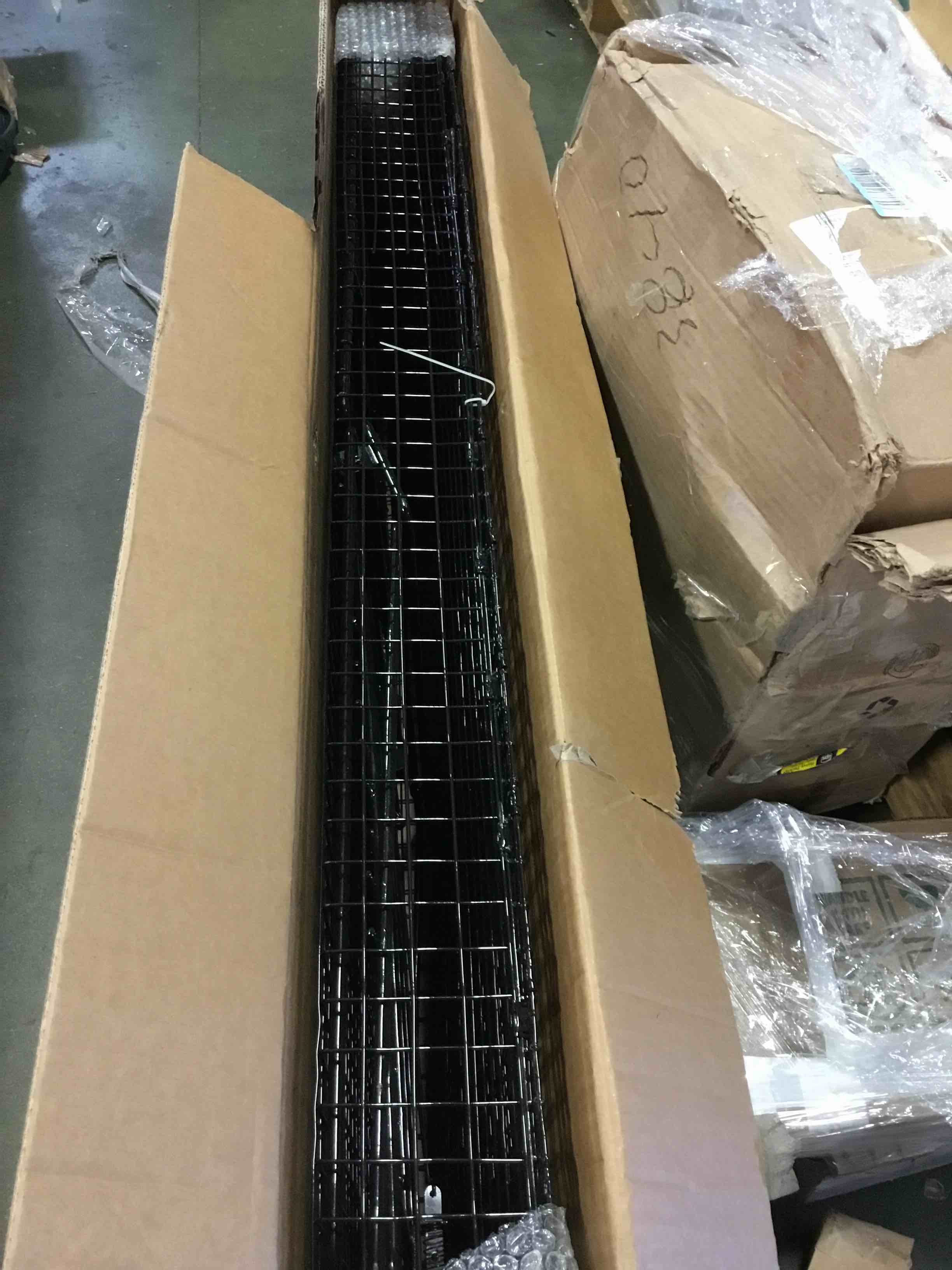https://s3.amazonaws.com/lotting-images-prod/bidfta/RED5667225_1696951121500.jpeg