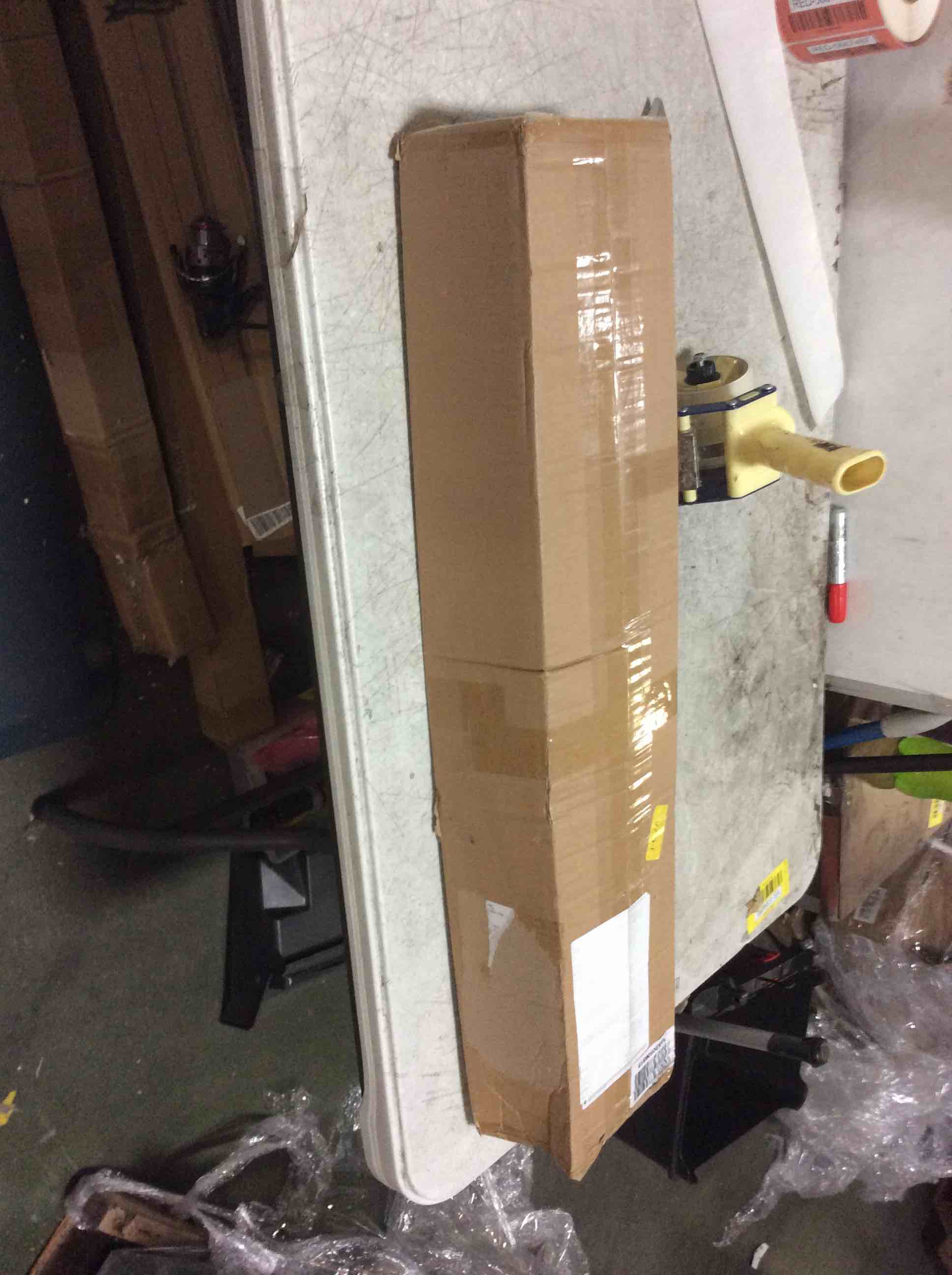 https://s3.amazonaws.com/lotting-images-prod/bidfta/RED5667459_1695924005798.jpeg