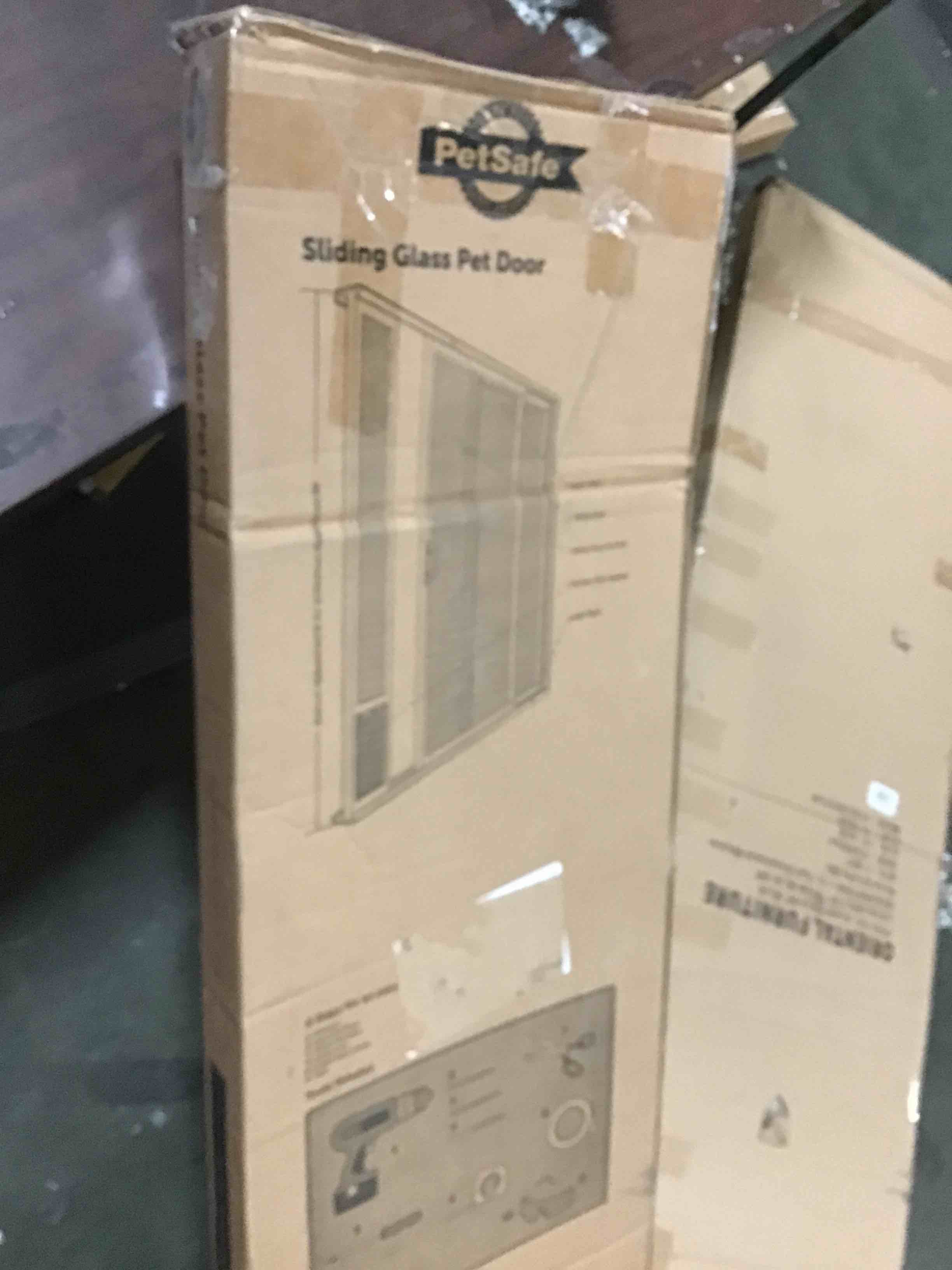 https://s3.amazonaws.com/lotting-images-prod/bidfta/RED5667626_1696008105774.jpeg