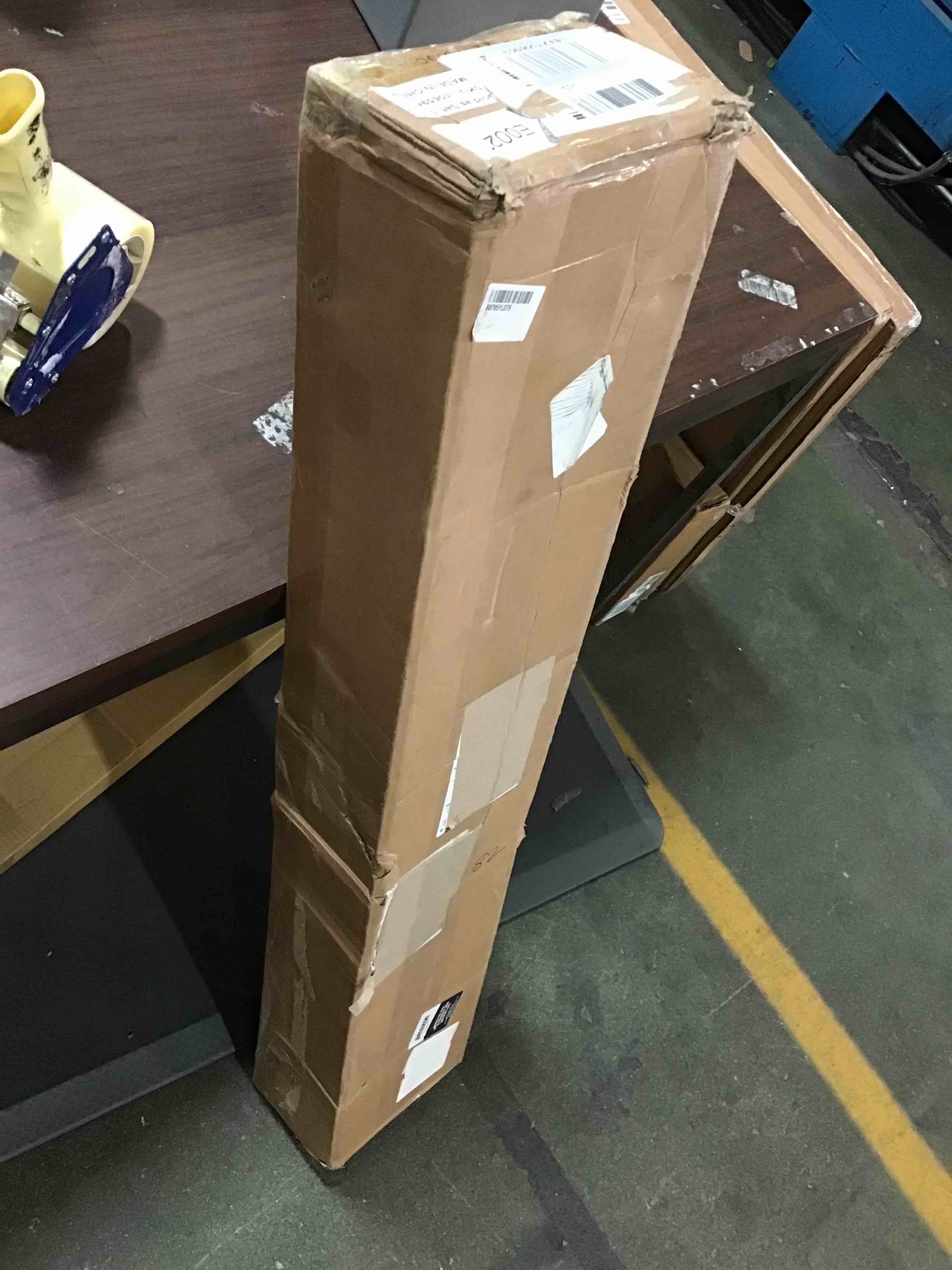 https://s3.amazonaws.com/lotting-images-prod/bidfta/RED5667655_1696012252914.jpeg