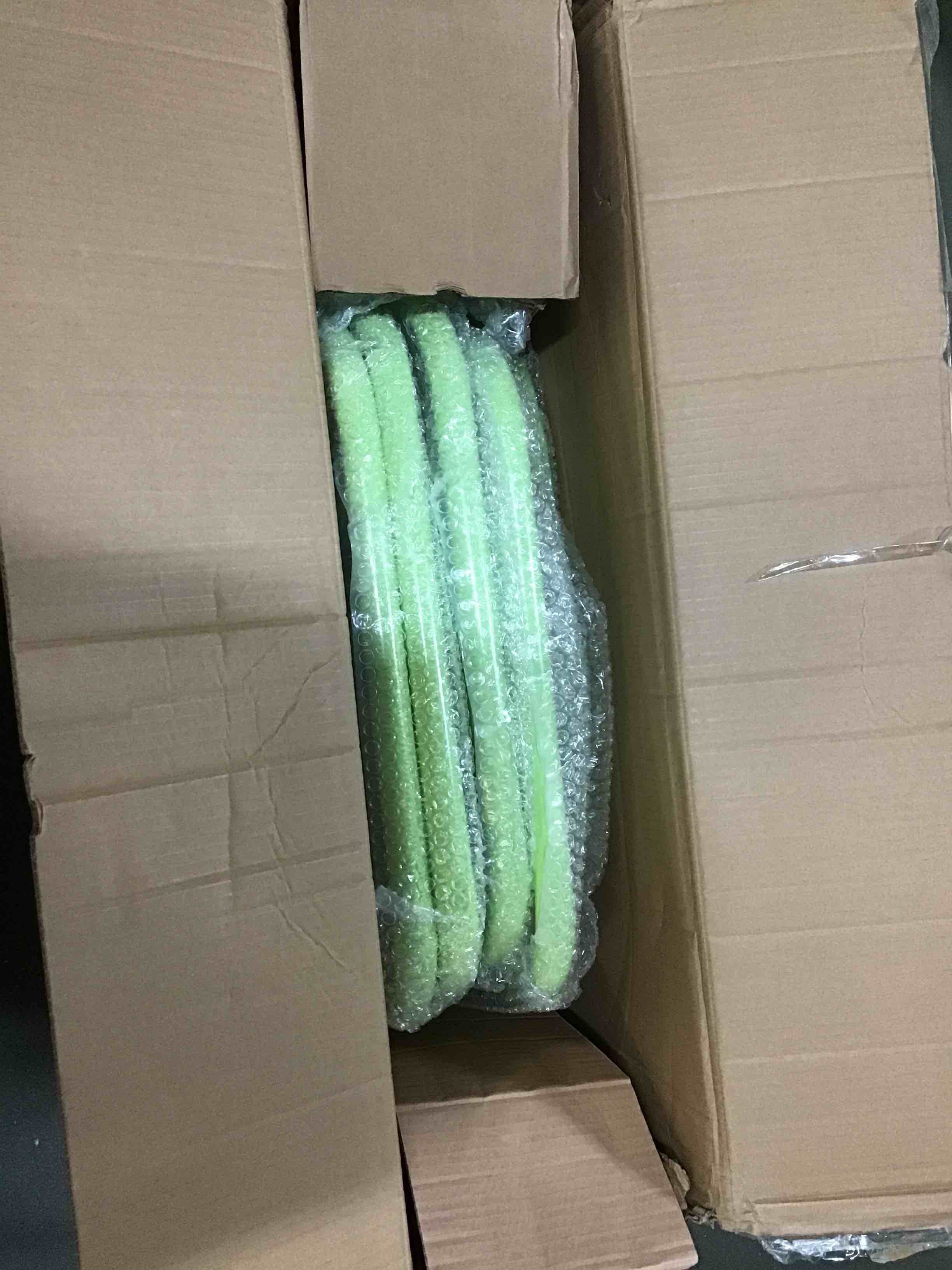 https://s3.amazonaws.com/lotting-images-prod/bidfta/RED5667725_1696252190157.jpeg