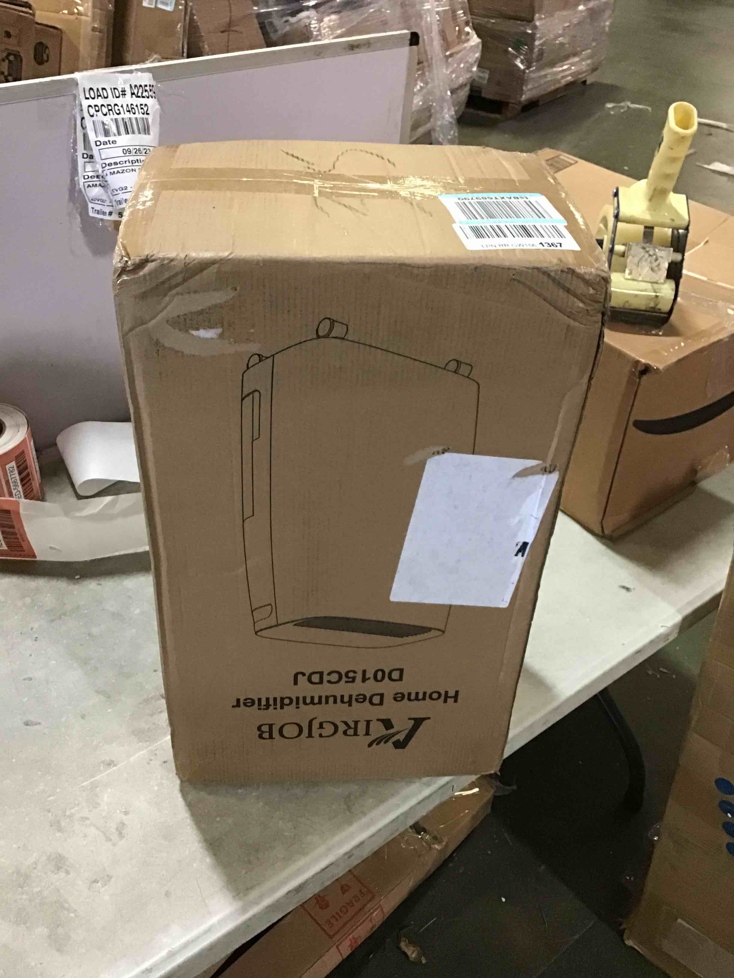 https://s3.amazonaws.com/lotting-images-prod/bidfta/RED5667773_1696261894827.jpeg