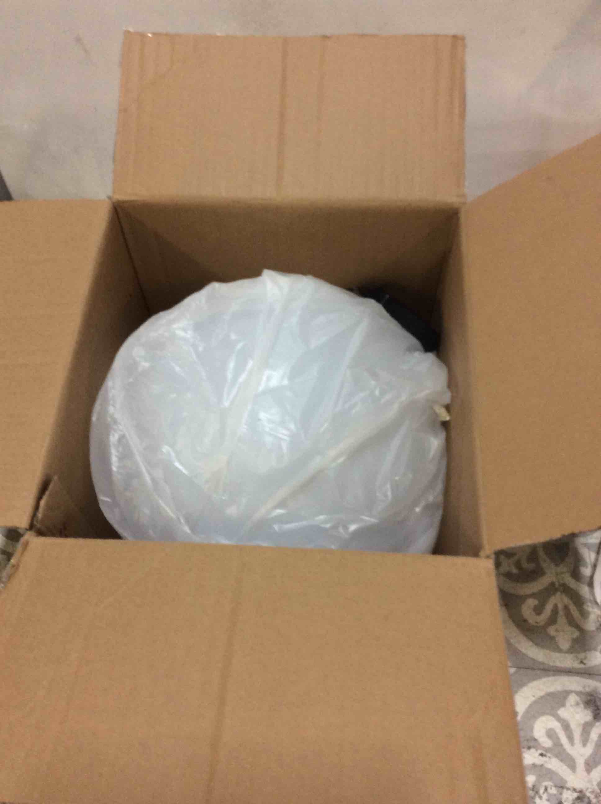 https://s3.amazonaws.com/lotting-images-prod/bidfta/RED5668015_1696360987766.jpeg