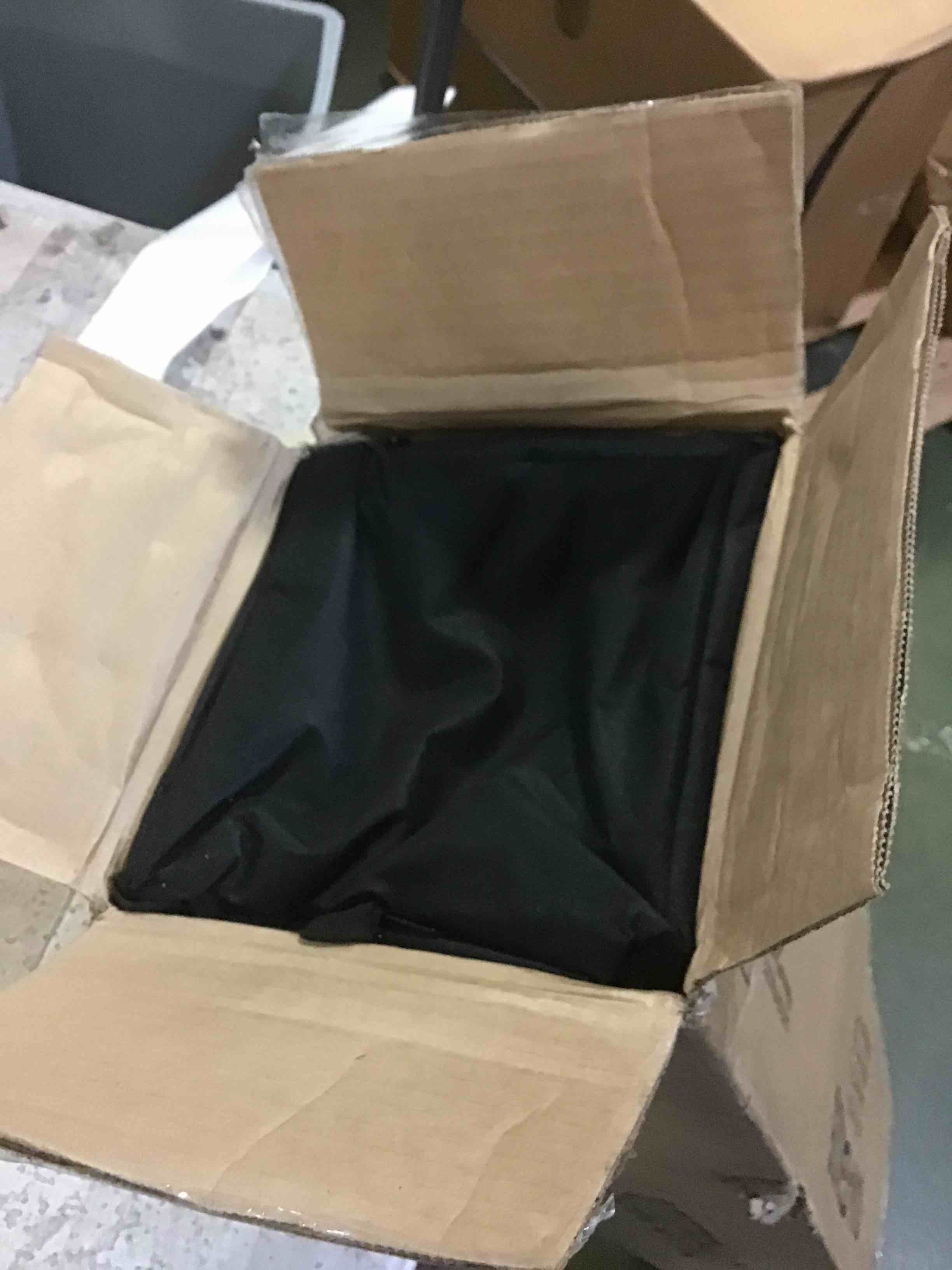https://s3.amazonaws.com/lotting-images-prod/bidfta/RED5668066_1696419983490.jpeg