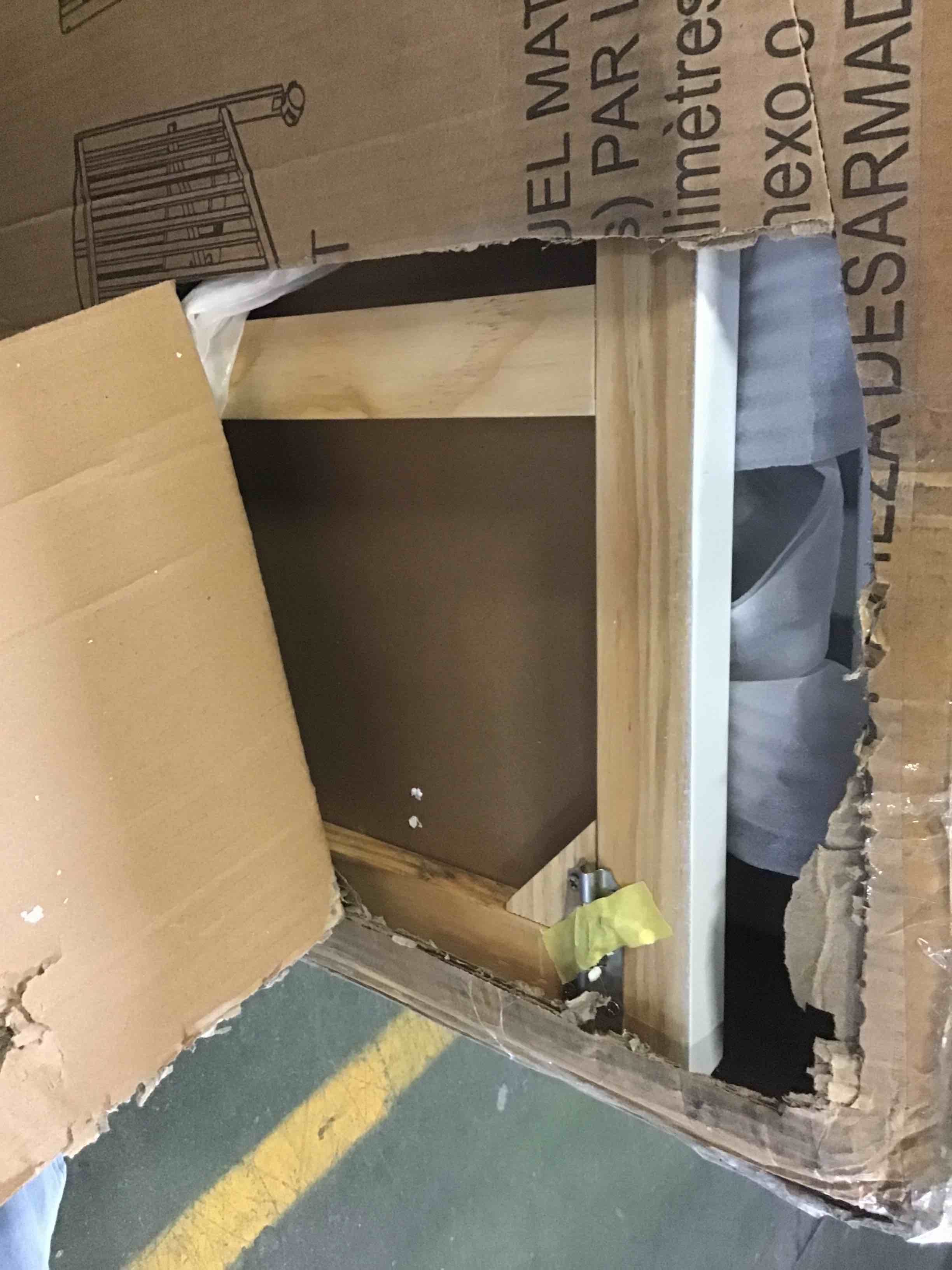 https://s3.amazonaws.com/lotting-images-prod/bidfta/RED5668135_1696431463635.jpeg