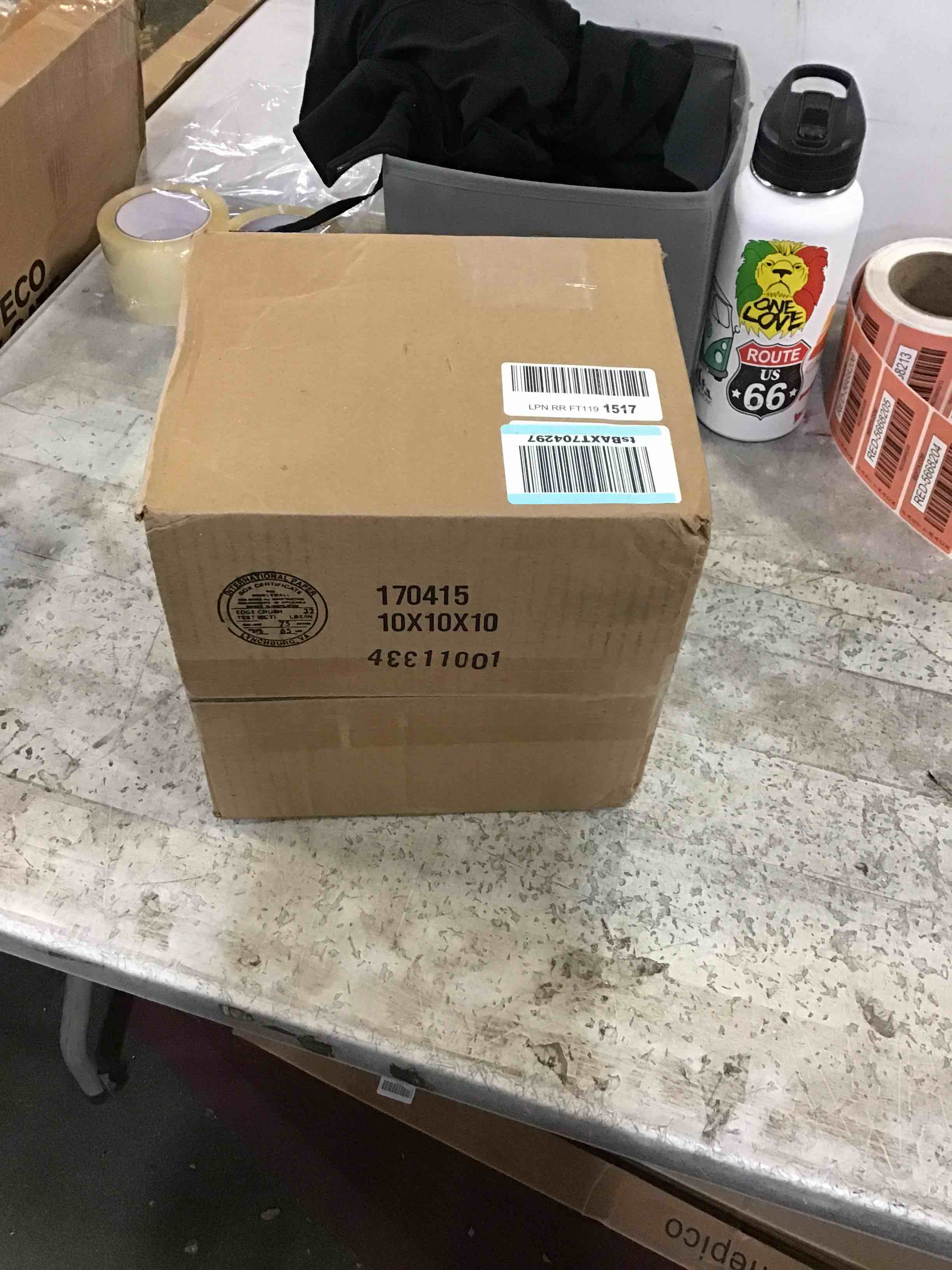 https://s3.amazonaws.com/lotting-images-prod/bidfta/RED5668204_1696444241420.jpeg