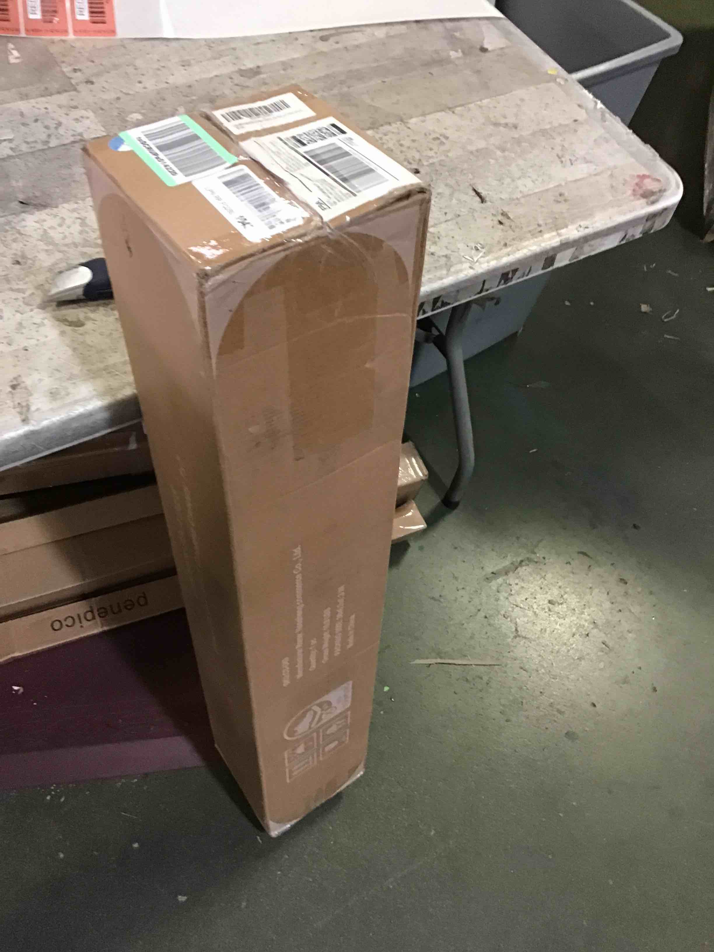 https://s3.amazonaws.com/lotting-images-prod/bidfta/RED5668222_1696447533156.jpeg