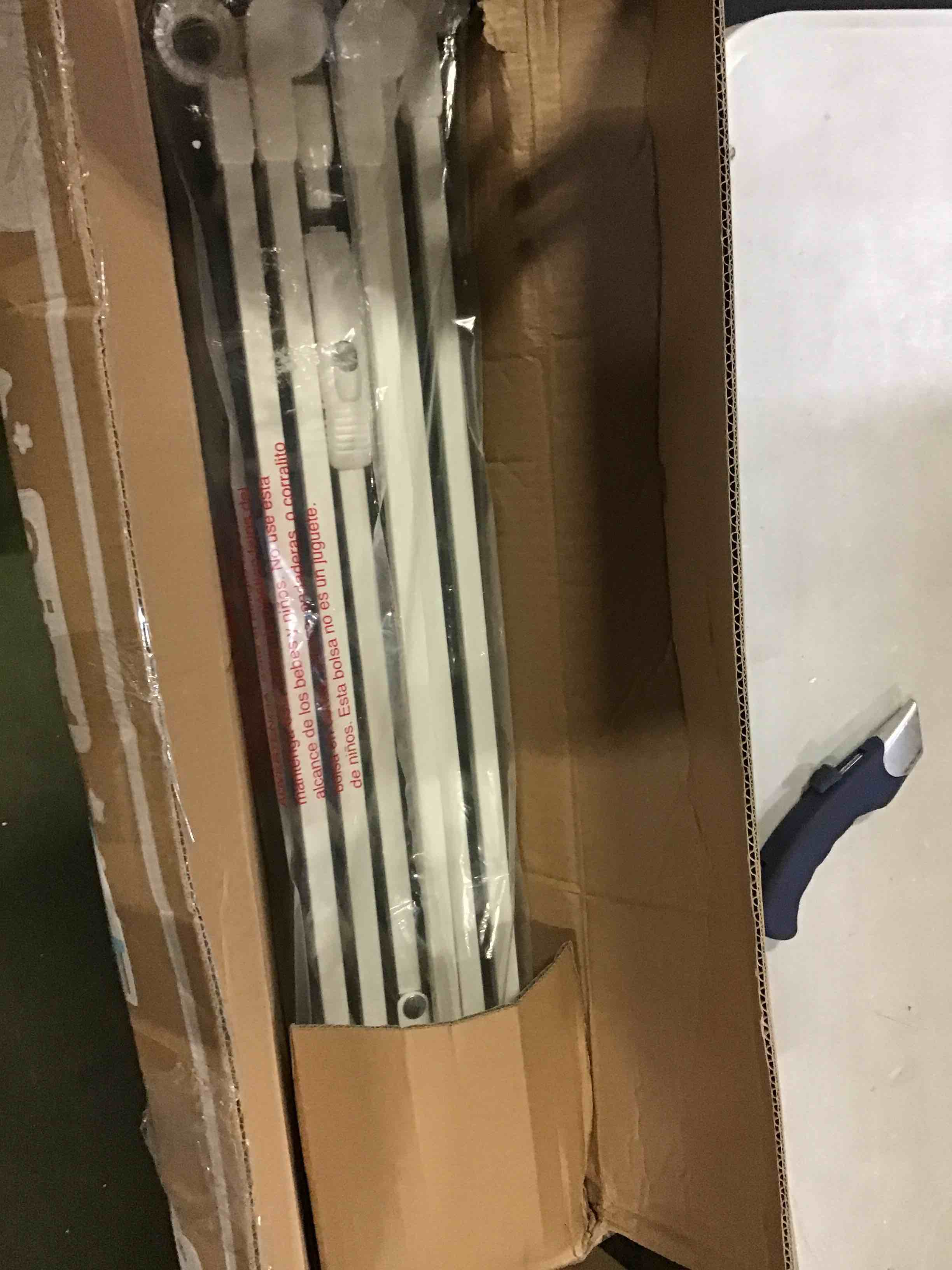https://s3.amazonaws.com/lotting-images-prod/bidfta/RED5668275_1696507539898.jpeg