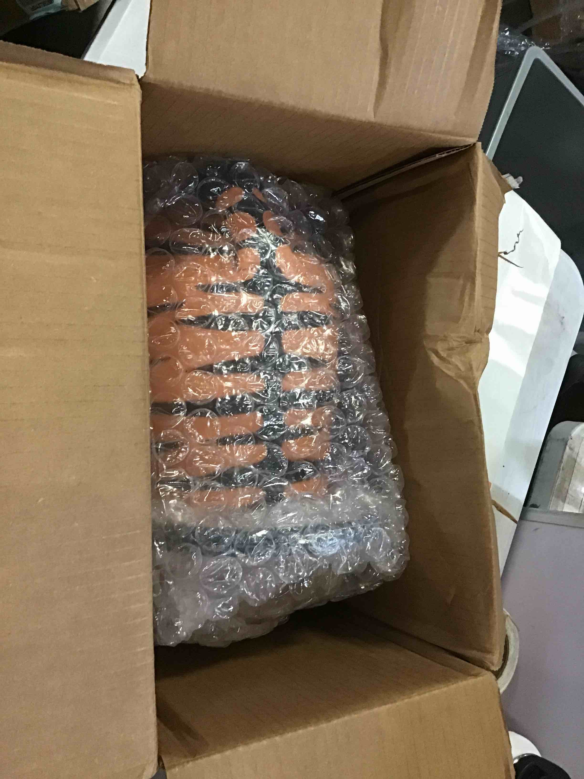 https://s3.amazonaws.com/lotting-images-prod/bidfta/RED5668349_1696517309575.jpeg
