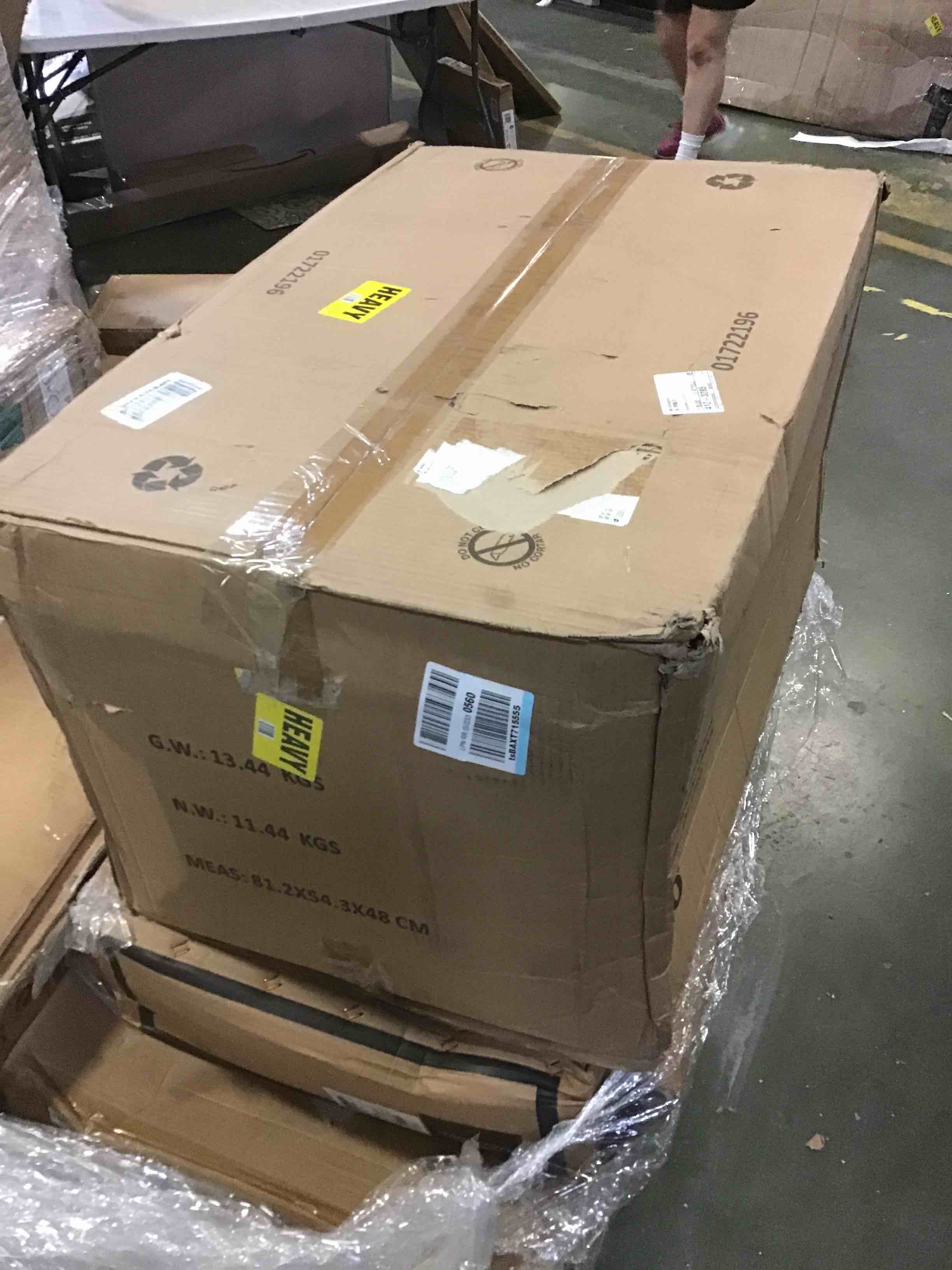 https://s3.amazonaws.com/lotting-images-prod/bidfta/RED5668500_1696595148136.jpeg