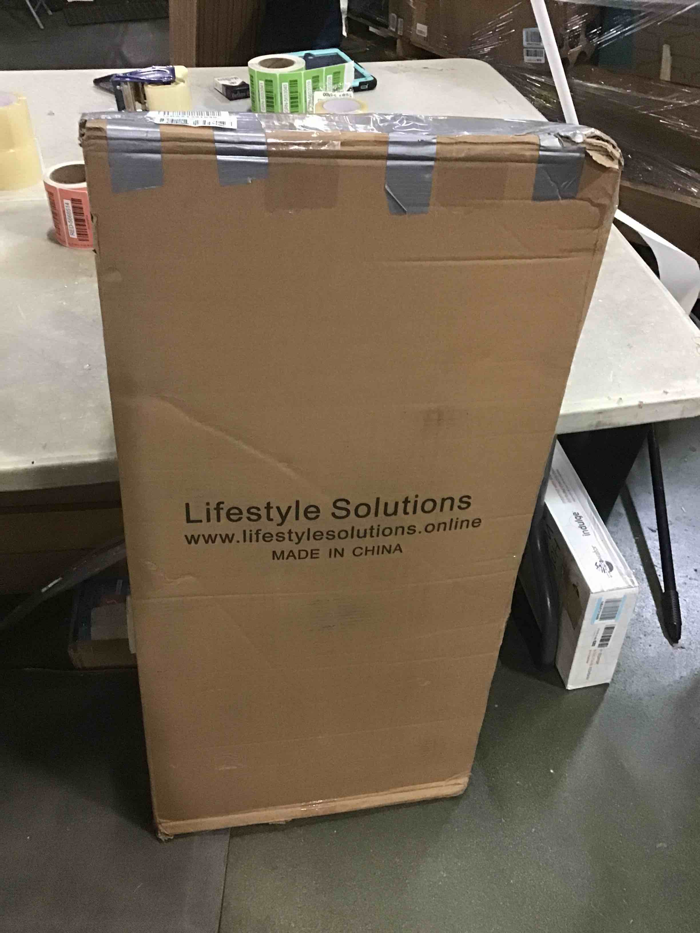https://s3.amazonaws.com/lotting-images-prod/bidfta/RED5668511_1696596577495.jpeg